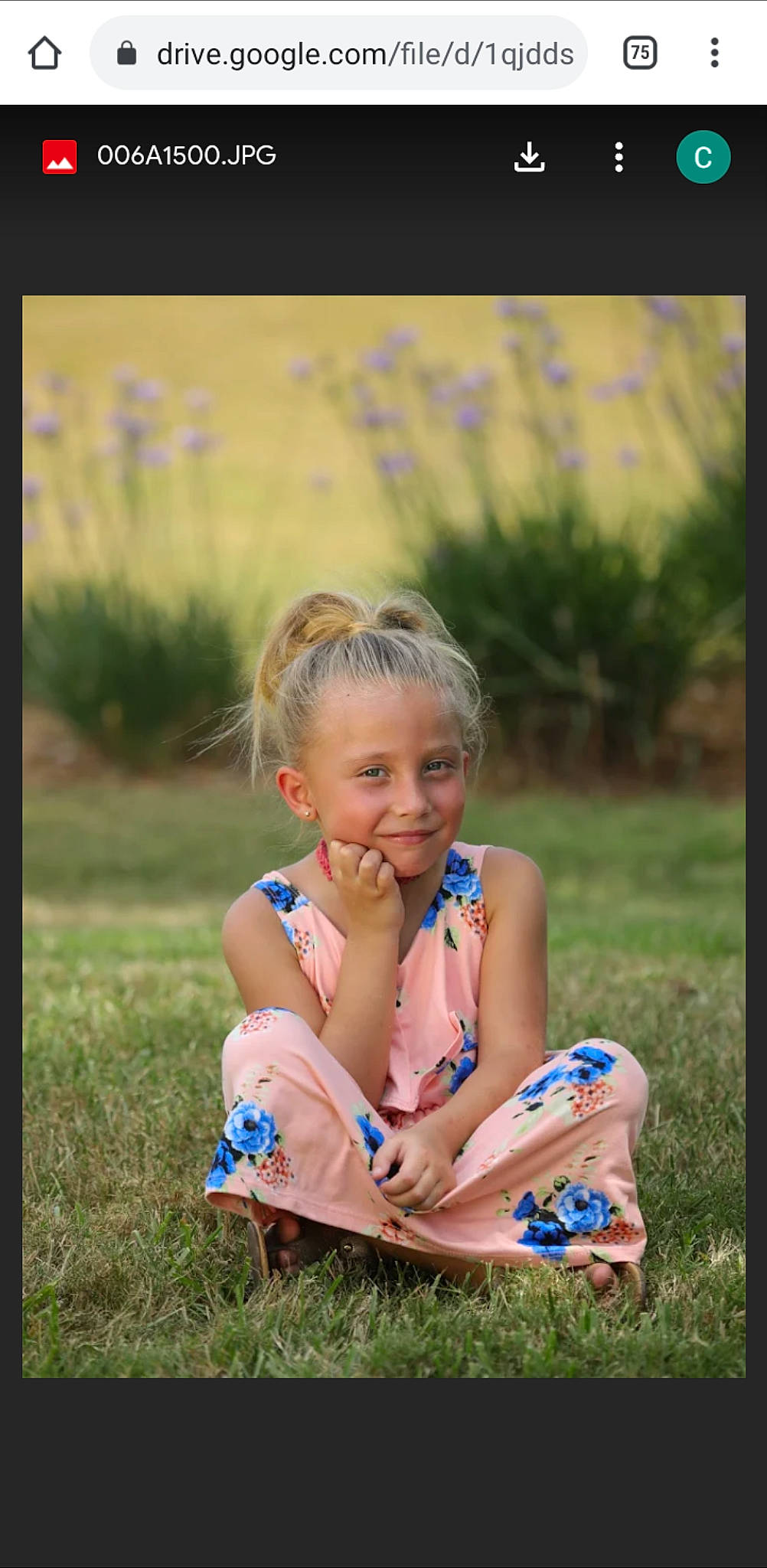 Raquel is registered to the contest to win money with this photo: baby, eye, fawn, flash_photography, fun, grass, grass_family, grassland, happy, joy, leisure, mammal, meadow, natural_environment, people_in_nature, person, plant, smile, summer, sunlight