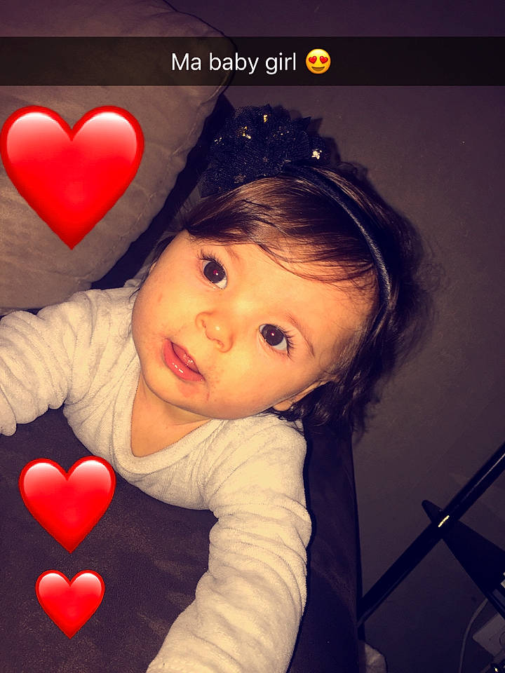 Jade a rejoint le concours — aidez-le/la à gagner de superbes lots ! black_hair, cheek, child, ear, emotion, eye, girl, hair_accessory, happiness, infant, lip, love, organ, person, photo_caption, product, red, skin, smile, toddler