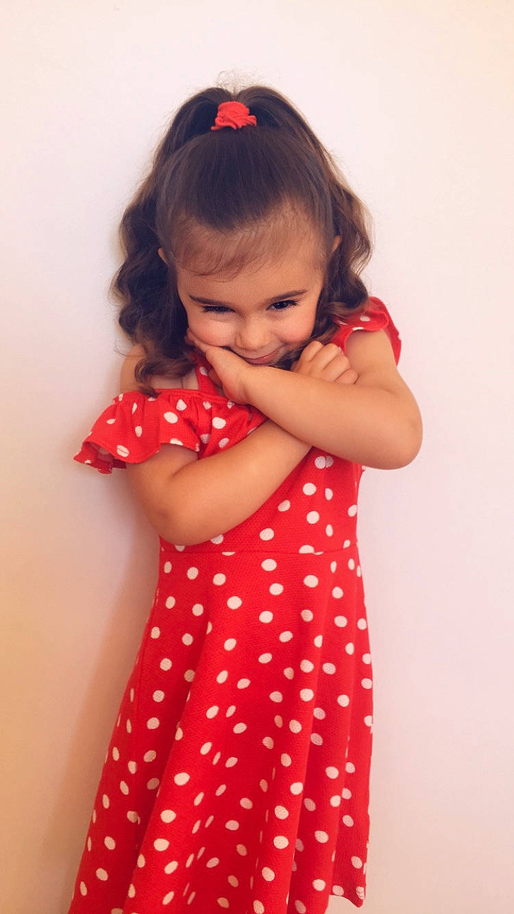 Adixia participe au concours pour gagner de l'argent avec cette photo : arm, baby_toddler_clothing, beauty, day_dress, dress, elbow, gesture, hair, hairstyle, hand, happy, neck, one_piece_garment, person, pink, red, shoulder, skin, sleeve, toddler