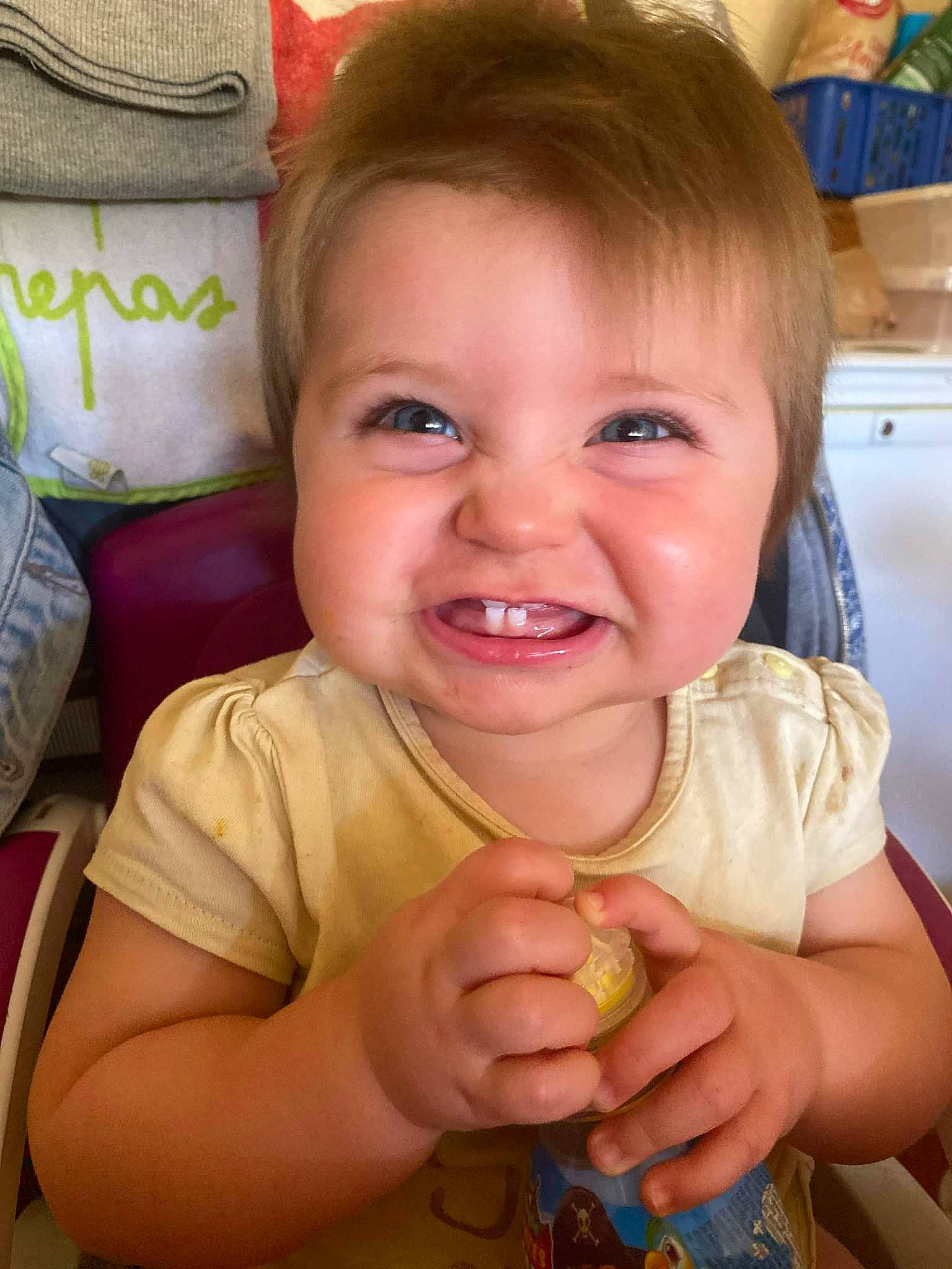 Noëlia participe au concours pour gagner de l'argent avec cette photo : cheek, child, ear, eyebrow, facial_expression, finger, fun, gesture, happy, iris, joy, kitchen_appliance, lip, mouth, nose, people, person, skin, smile, thumb