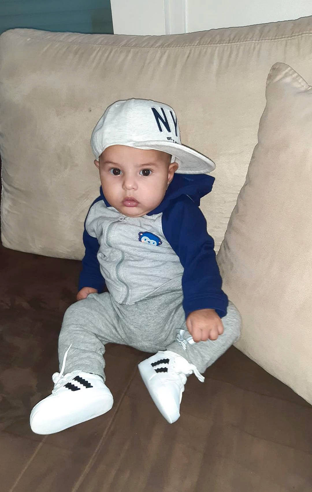 Nassim a rejoint le concours — aidez-le/la à gagner de superbes lots ! baby, baby_toddler_clothing, child, headwear, person, product, toddler, white