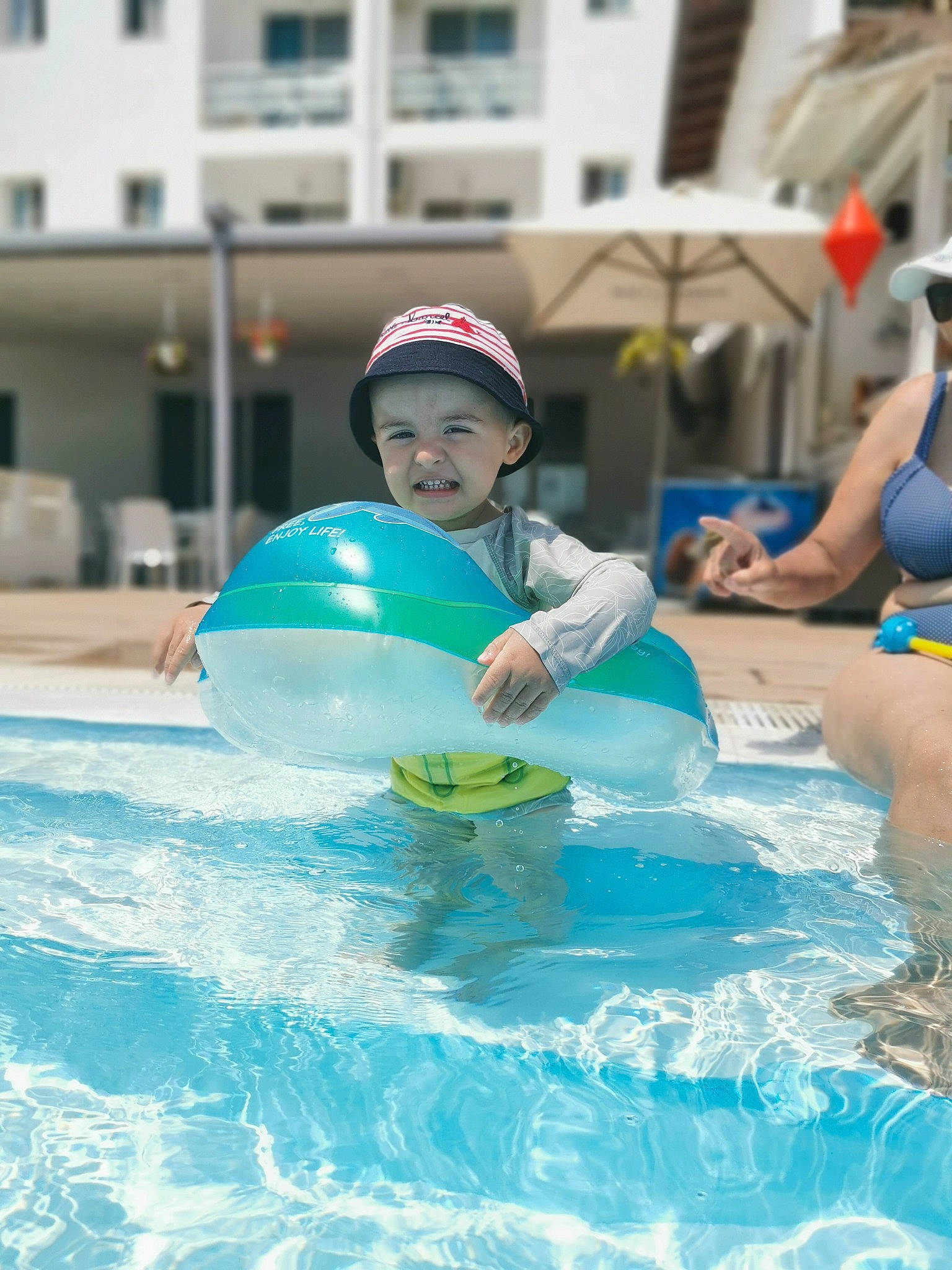 Eleonor participe au concours pour gagner de l'argent avec cette photo : aqua, baseball_cap, cap, child, competition_event, event, fun, games, happy, hat, headwear, helmet, inflatable, leisure, leisure_centre, person, personal_protective_equipment, recreation, sports, sports_gear
