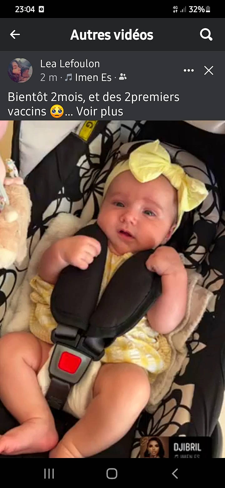 Chelsea participe au concours pour gagner de l'argent avec cette photo : baby, baby_carriage, baby_in_car_seat, baby_products, baby_safety, baby_toddler_clothing, blurred, car_seat, cheek, child, comfort, facial_expression, finger, hand, lap, mouth, people, person, skin, thigh