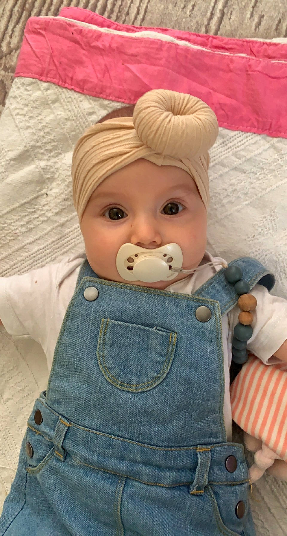 Azelya a rejoint le concours — aidez-le/la à gagner de superbes lots ! button, cheek, denim, doll, eye, face, fashion_design, hand, hat, head, headwear, human_body, nose, outerwear, peach, person, pink, skin, sleeve, textile