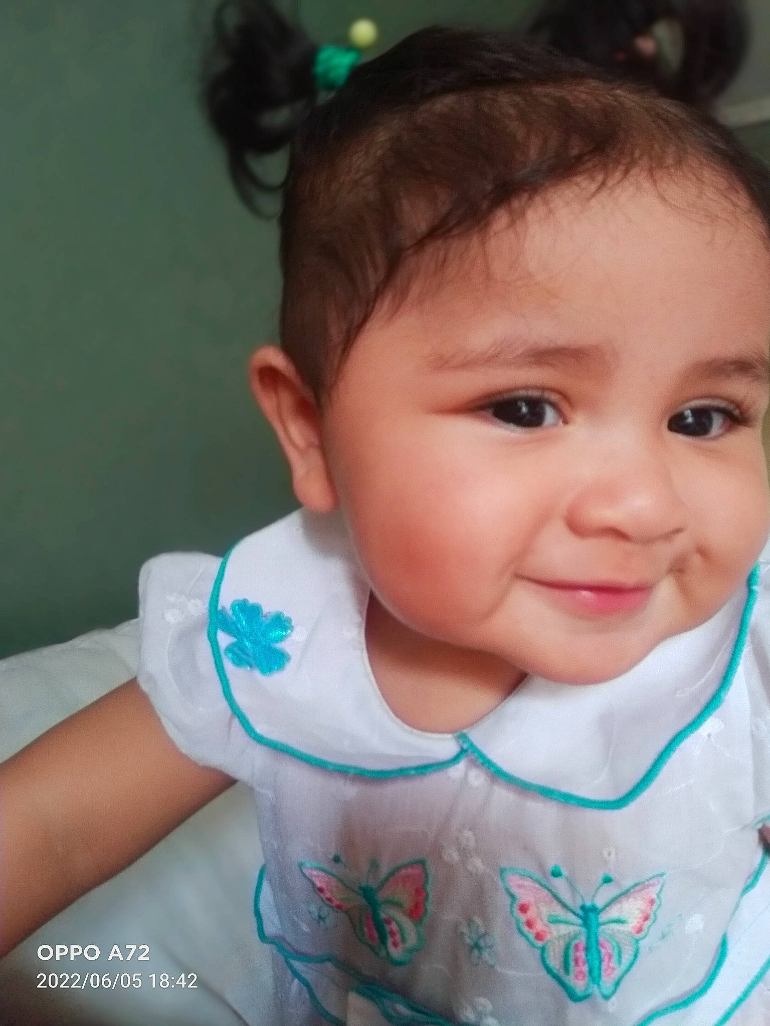 Kaycie participe au concours pour gagner de l'argent avec cette photo : azure, baby, baby_toddler_clothing, cheek, chin, ear, eye, eyebrow, eyelash, forehead, happy, iris, joy, lip, mouth, neck, nose, person, skin, sleeve