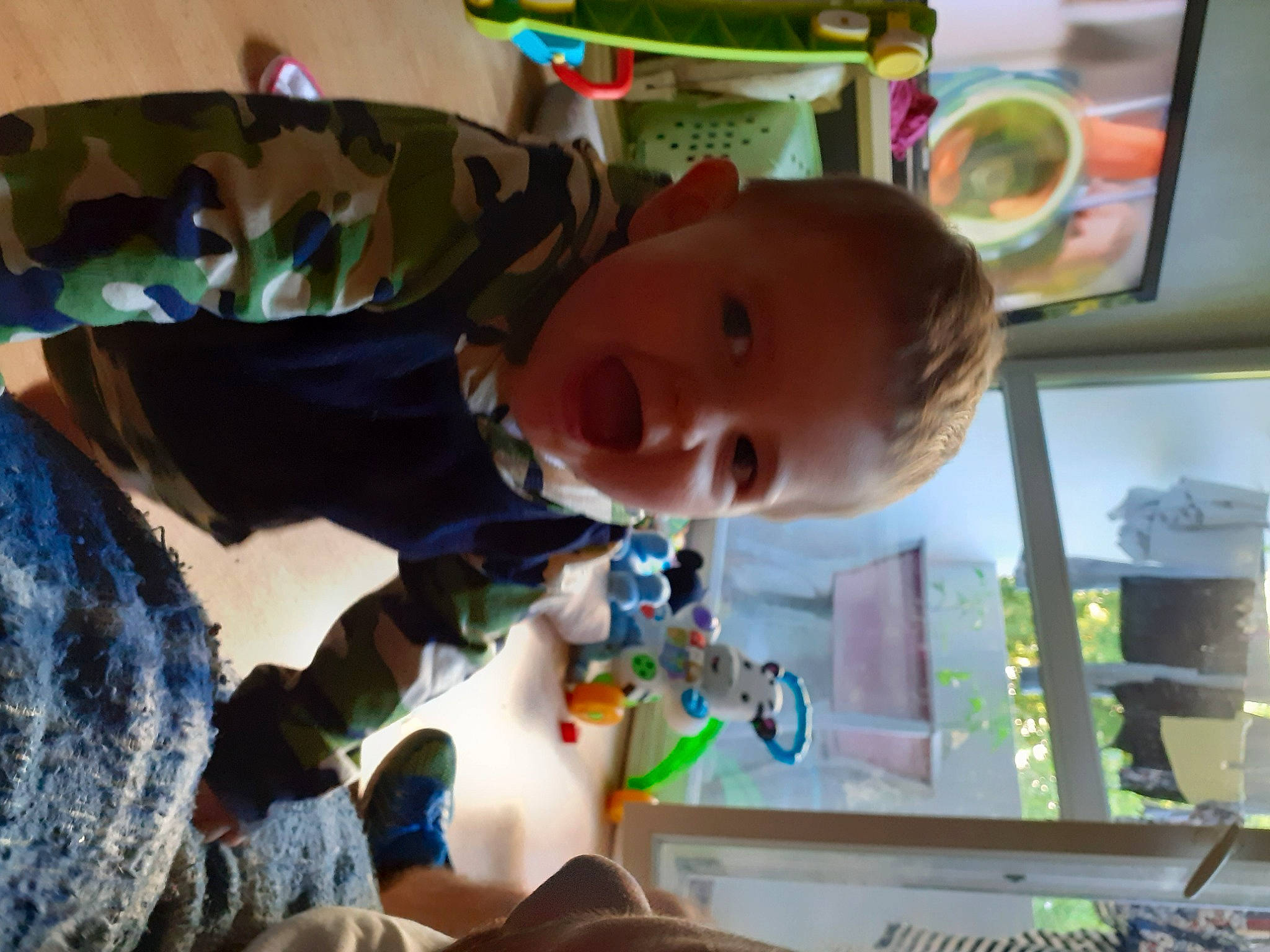 Andrew a rejoint le concours — aidez-le/la à gagner de superbes lots ! adaptation, baby, child, ear, fun, person, play, smile, toddler