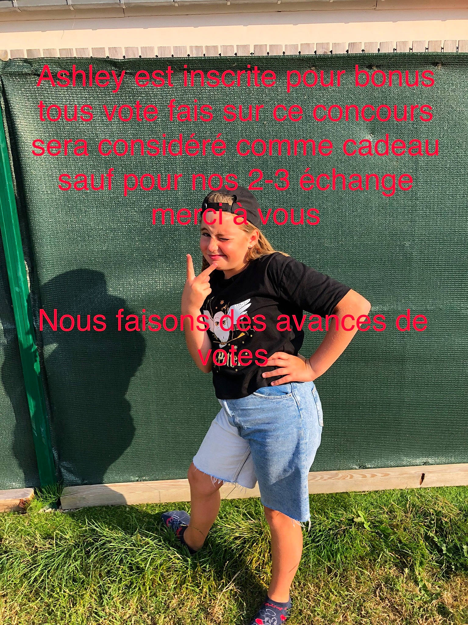 Ashley a rejoint le concours — aidez-le/la à gagner de superbes lots ! advertising, banner, cool, denim, eyewear, font, fun, grass, headwear, human_leg, joy, leisure, person, photo_caption, plant, recreation, sandal, sign, signage, sitting