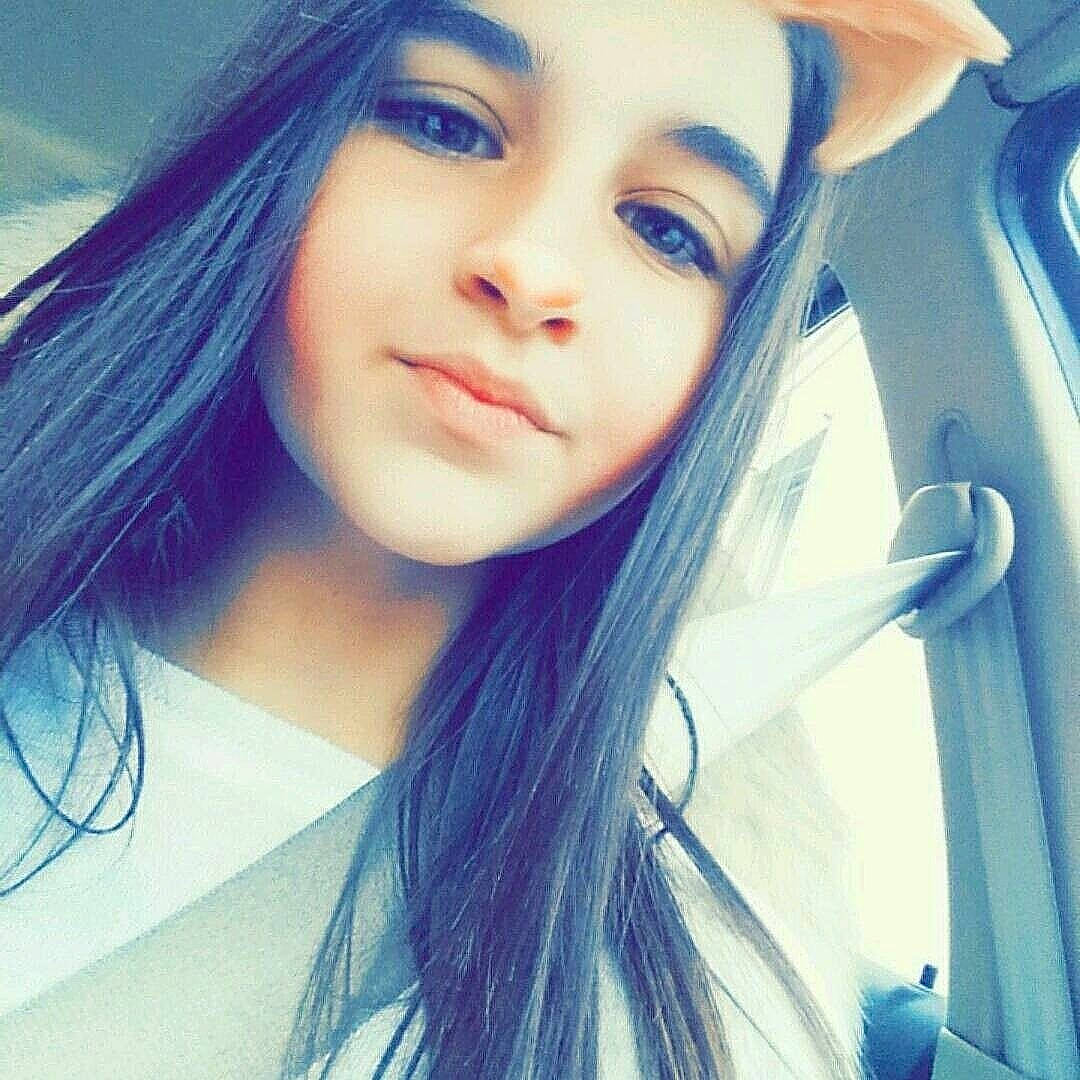 Alicia participe au concours pour gagner de l'argent avec cette photo : beauty, black_hair, blond, blue, brown_hair, color, eye, face, girl, glasses, hair, hair_coloring, hairstyle, long_hair, model, person, photo_shoot, photography, skin