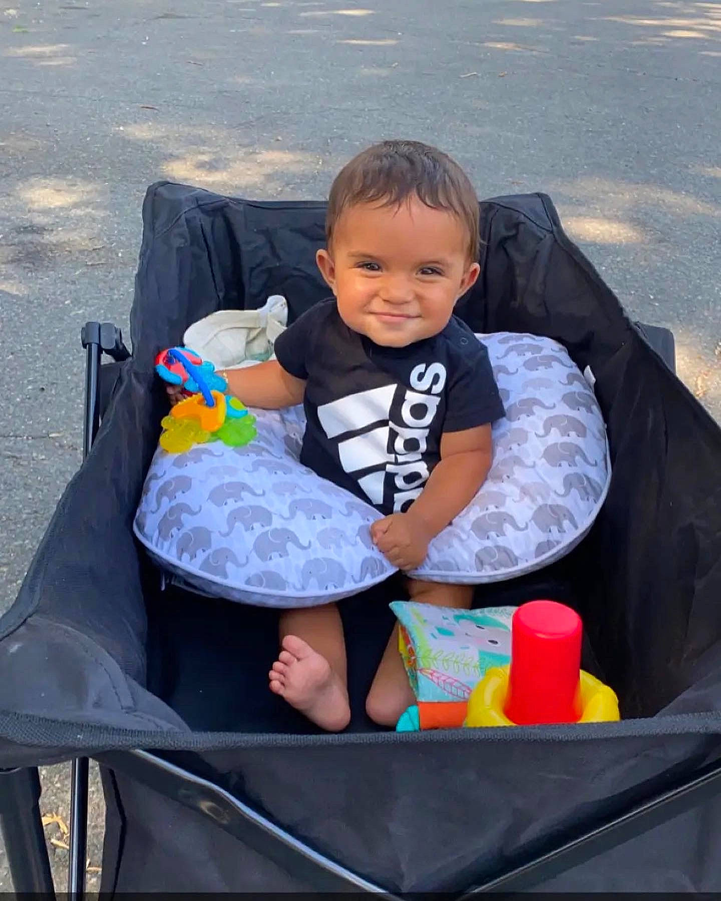 Benjamin is registered to the contest to win money with this photo: baby, baby_toddler_clothing, beauty, child, comfort, fun, hairstyle, happy, head, joy, lap, leisure, mammal, person, product, recreation, shorts, smile, t_shirt, toddler