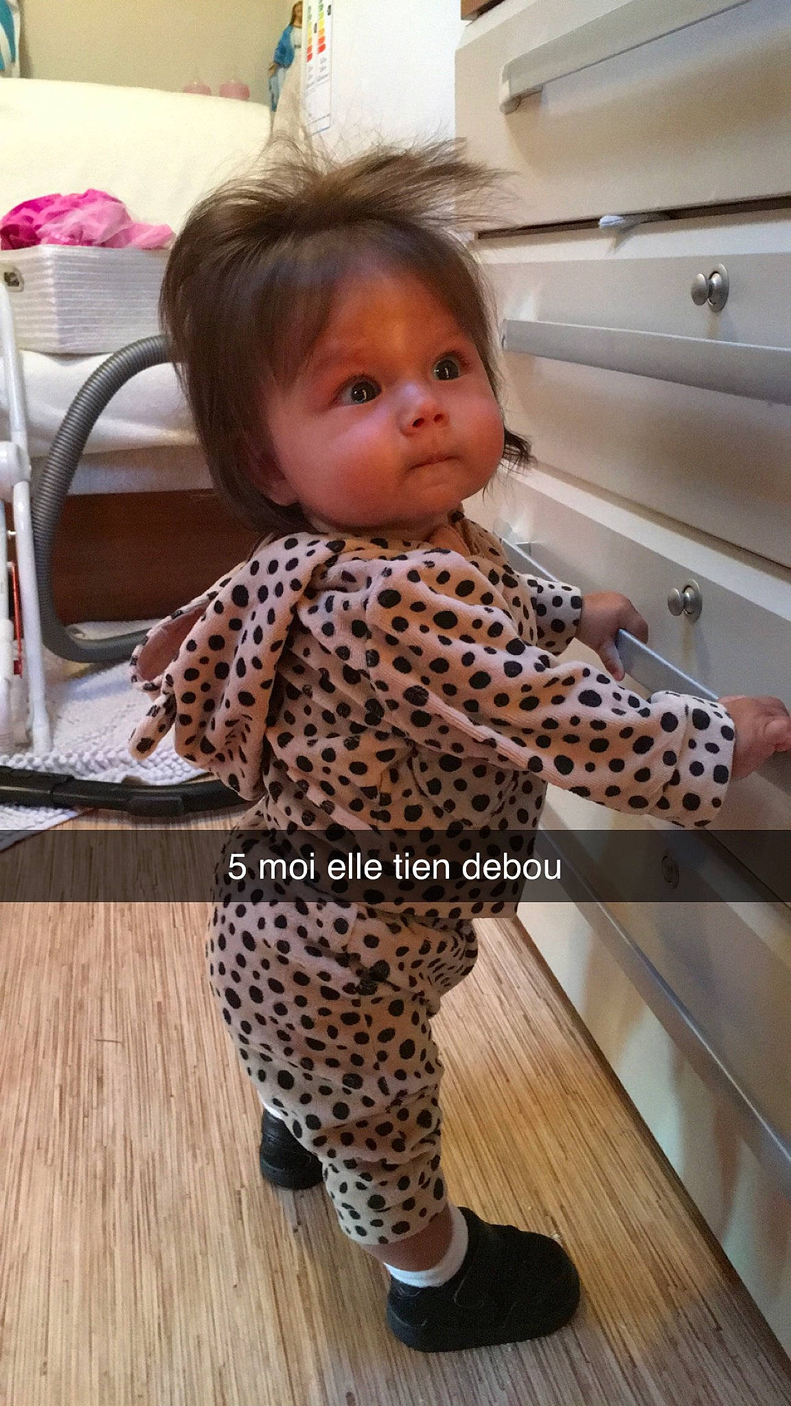 Fidji participe au concours pour gagner de l'argent avec cette photo : baby, baby_products, baby_toddler_clothing, child, clothing, design, fawn, outerwear, pattern, person, polka_dot, product, sleeve, toddler, trousers