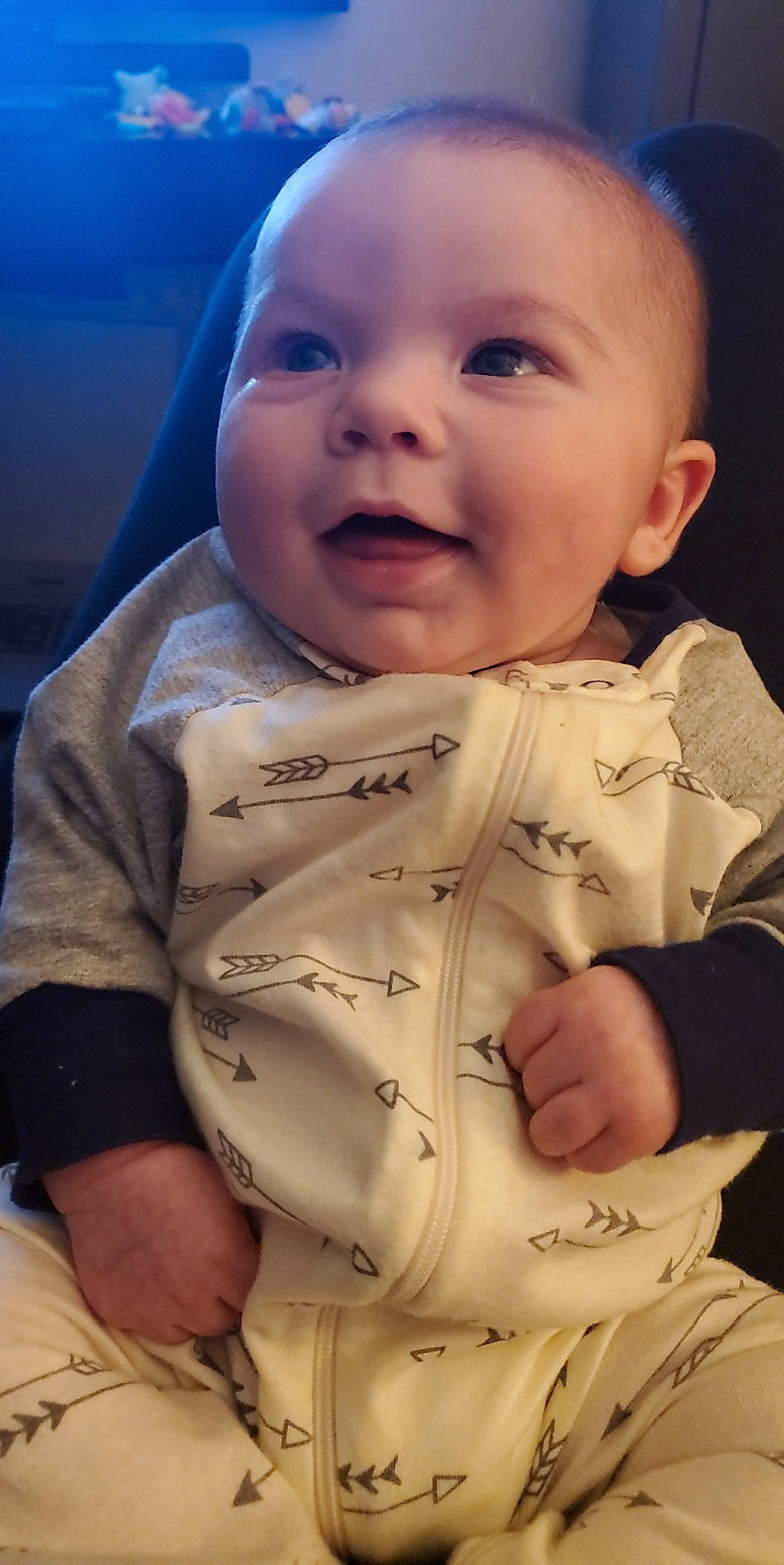 Lorenzo is registered to the contest to win money with this photo: baby, cheek, child, chin, eye, face, facial_expression, forehead, fun, happy, head, human, laugh, lip, mouth, nose, person, sitting, skin, smile