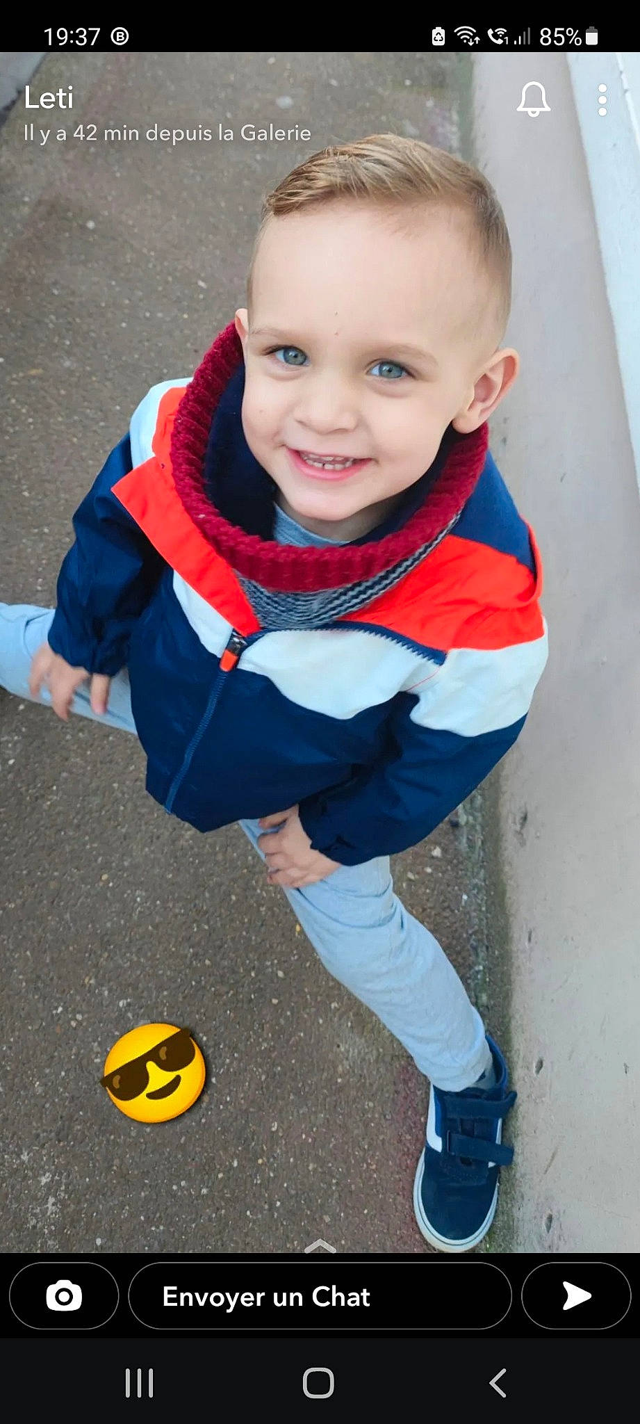 Hugo participe au concours pour gagner de l'argent avec cette photo : baby_toddler_clothing, ball, child, cool, electric_blue, eye, flash_photography, football, footwear, fun, happy, joy, mouth, person, plant, shoe, smile, sneakers, sports_equipment, toddler