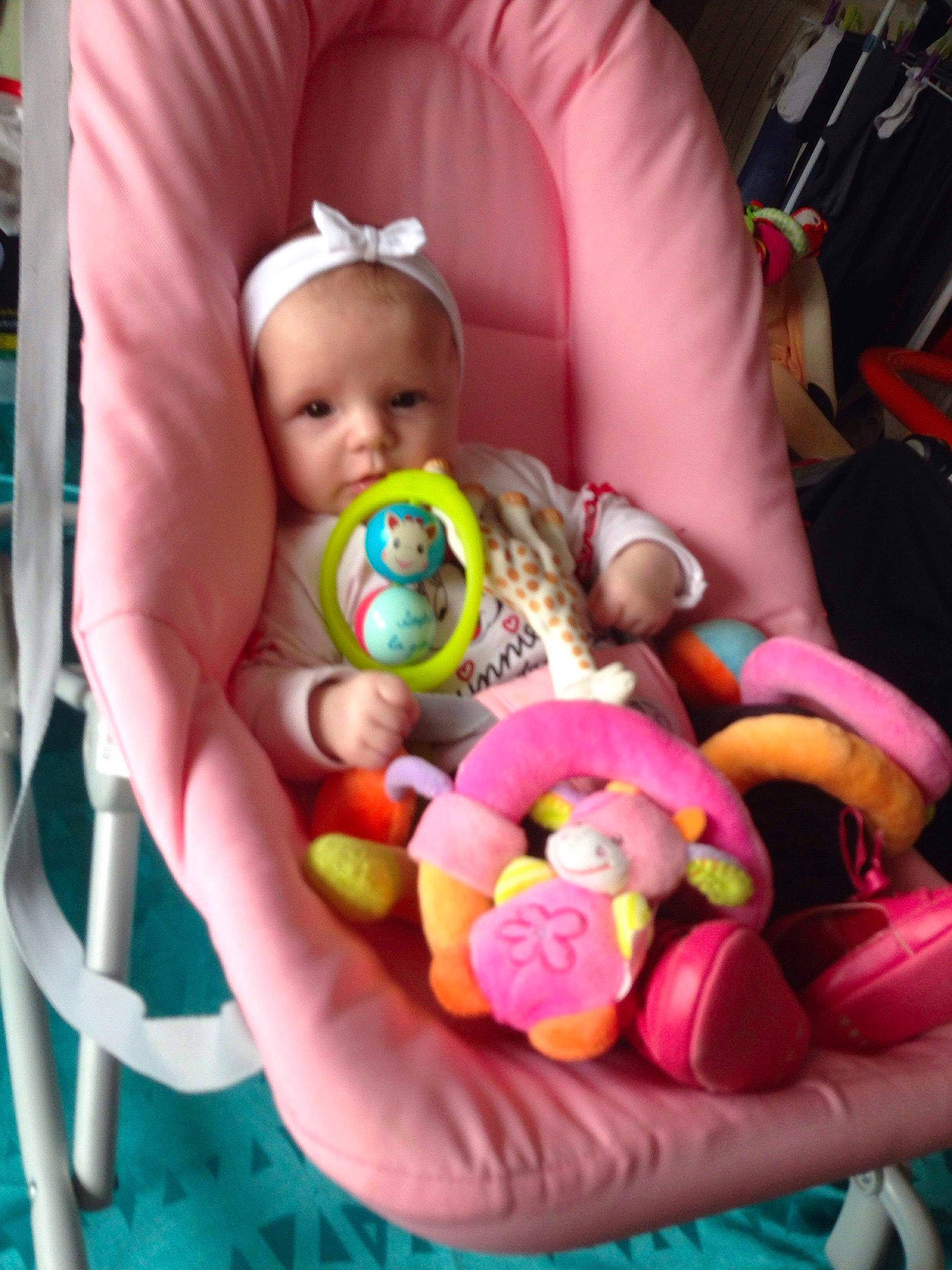 Maëlis participe au concours pour gagner de l'argent avec cette photo : baby, baby_products, baby_toys, birth, child, person, pink, play, product, stuffed_toy, toddler, toy