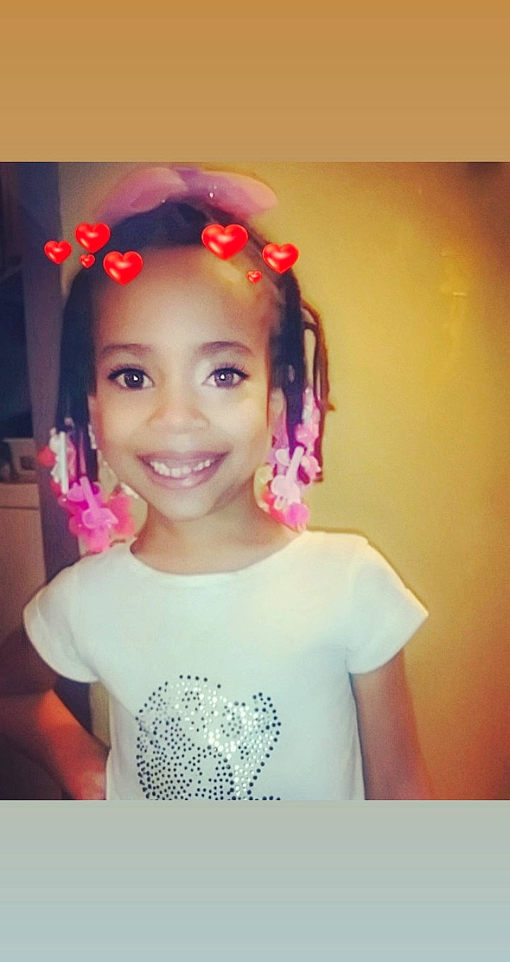 Jazzlynn is registered to the contest to win money with this photo: beauty, cheek, child, chin, ear, eyebrow, face, facial_expression, forehead, hair, hair_accessory, hairstyle, head, headpiece, joy, lip, nose, person, pink, skin