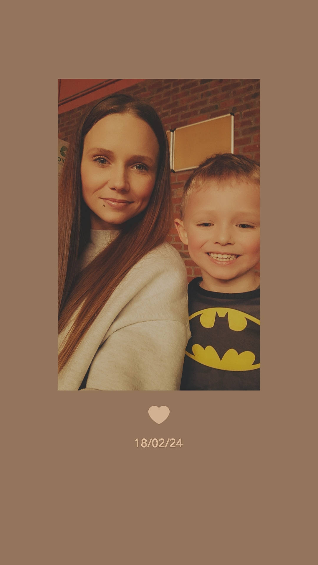 Kilam a rejoint le concours — aidez-le/la à gagner de superbes lots ! art, baby, baby_toddler_clothing, child, event, fashion_design, flash_photography, formal_wear, fur, happy, human_body, jewellery, joy, pattern, person, portrait, portrait_photography, sleeve, smile, suit