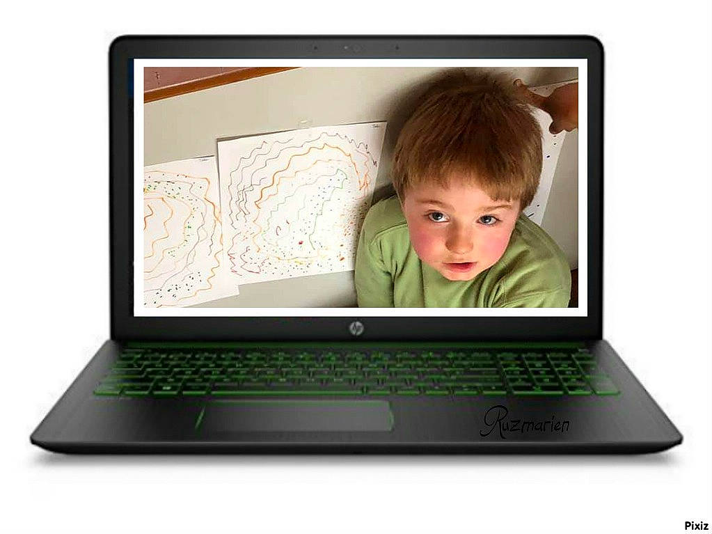 Téo participe au concours pour gagner de l'argent avec cette photo : computer, computer_hardware, electronic_device, laptop, laptop_part, netbook, output_device, person, personal_computer, personal_computer_hardware, screen, space_bar, technology, touchpad