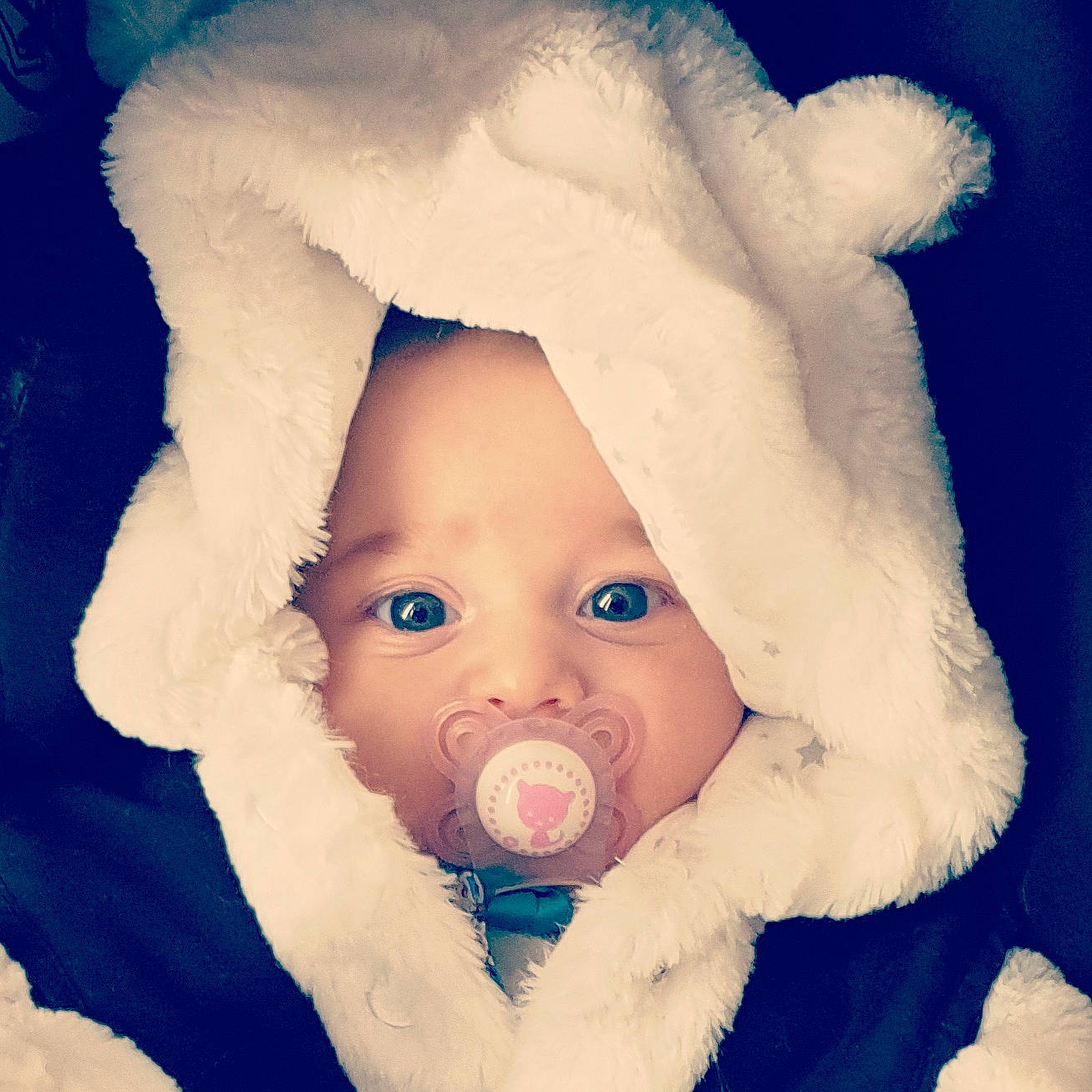 Madeline participe au concours pour gagner de l'argent avec cette photo : baby, baby_laughing, baby_making_funny_faces, child, ear, eye, face, fur, happy, head, joy, mouth, nose, person, skin, smile, toddler