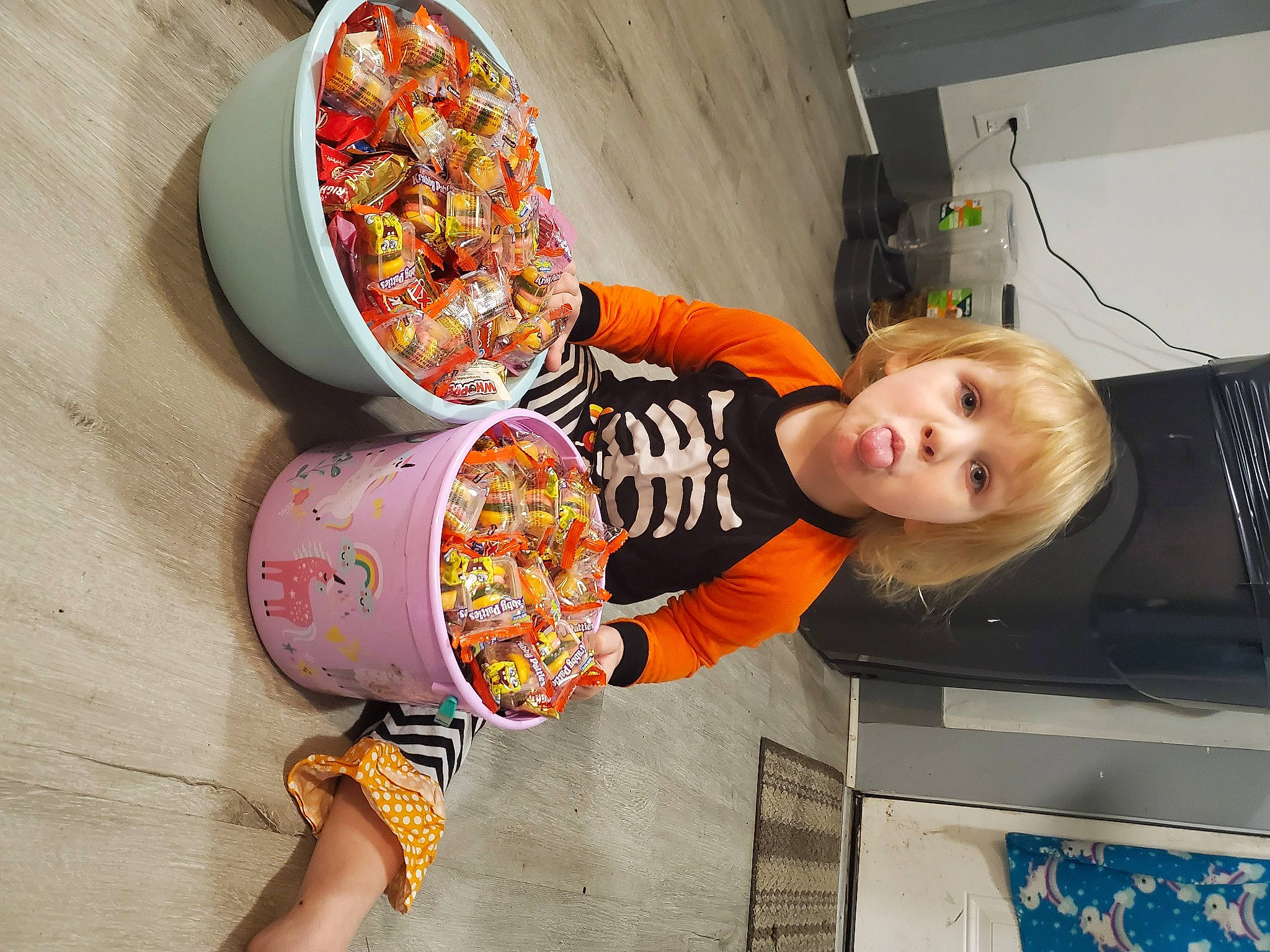 Arison joined the competition — help win amazing prizes! baking, child, comfort_food, dessert, dishware, food, fun, junk_food, party_supply, person, plate, platter, room, sweetness, t_shirt, tableware, toddler