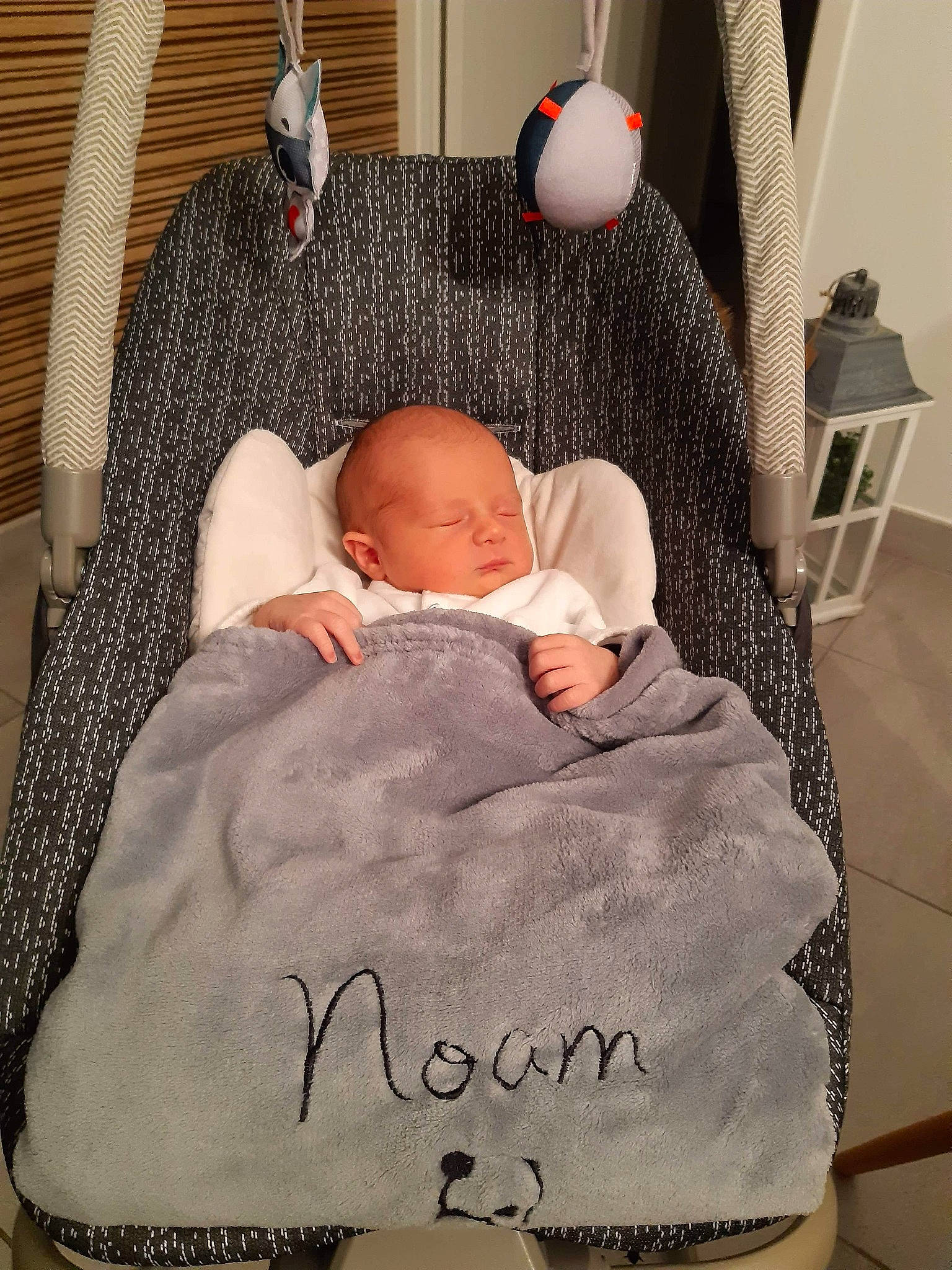 Noam a rejoint le concours — aidez-le/la à gagner de superbes lots ! baby, baby_products, baby_safety, baby_sleeping, birth, child, comfort, furniture, nap, person, product, room, sleep, toddler