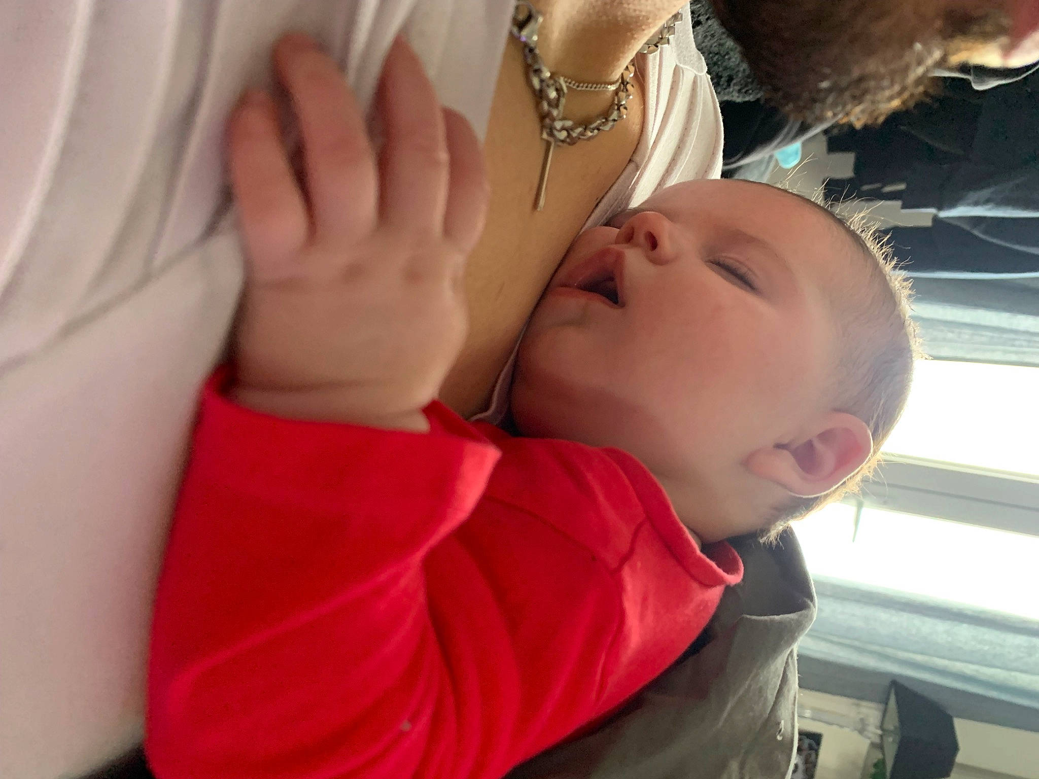 Elya a rejoint le concours — aidez-le/la à gagner de superbes lots ! baby, baby_products, baby_sleeping, baby_toddler_clothing, child, comfort, elbow, eyelash, finger, foot, gesture, hand, happy, jewellery, mouth, nail, nap, person, skin, thumb