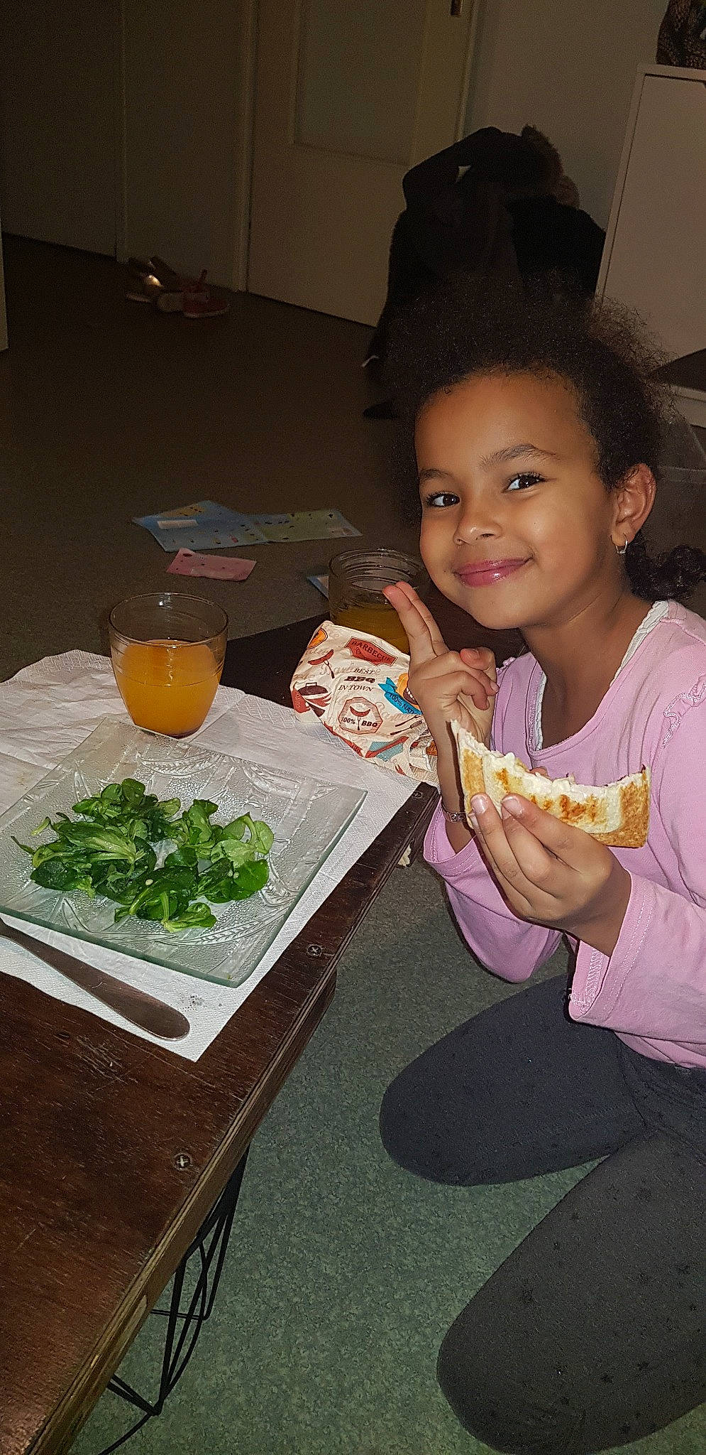 Zahra participe au concours pour gagner de l'argent avec cette photo : child, comfort_food, cuisine, dish, eating, food, joy, meal, person, side_dish, vegetarian_food