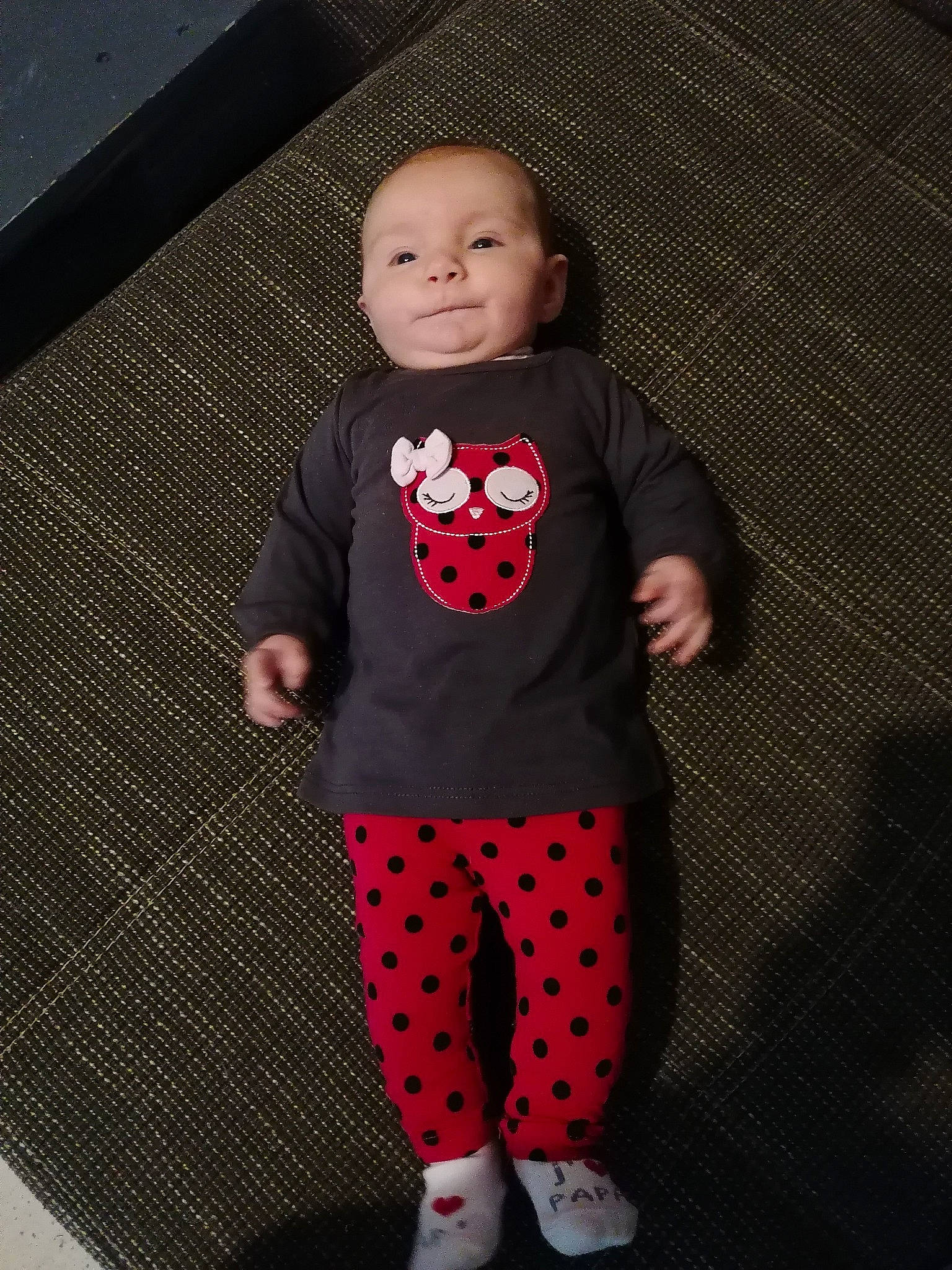 Kyra participe au concours pour gagner de l'argent avec cette photo : baby, baby_toddler_clothing, child, design, pajamas, pattern, person, pink, polka_dot, red, smile, t_shirt, toddler