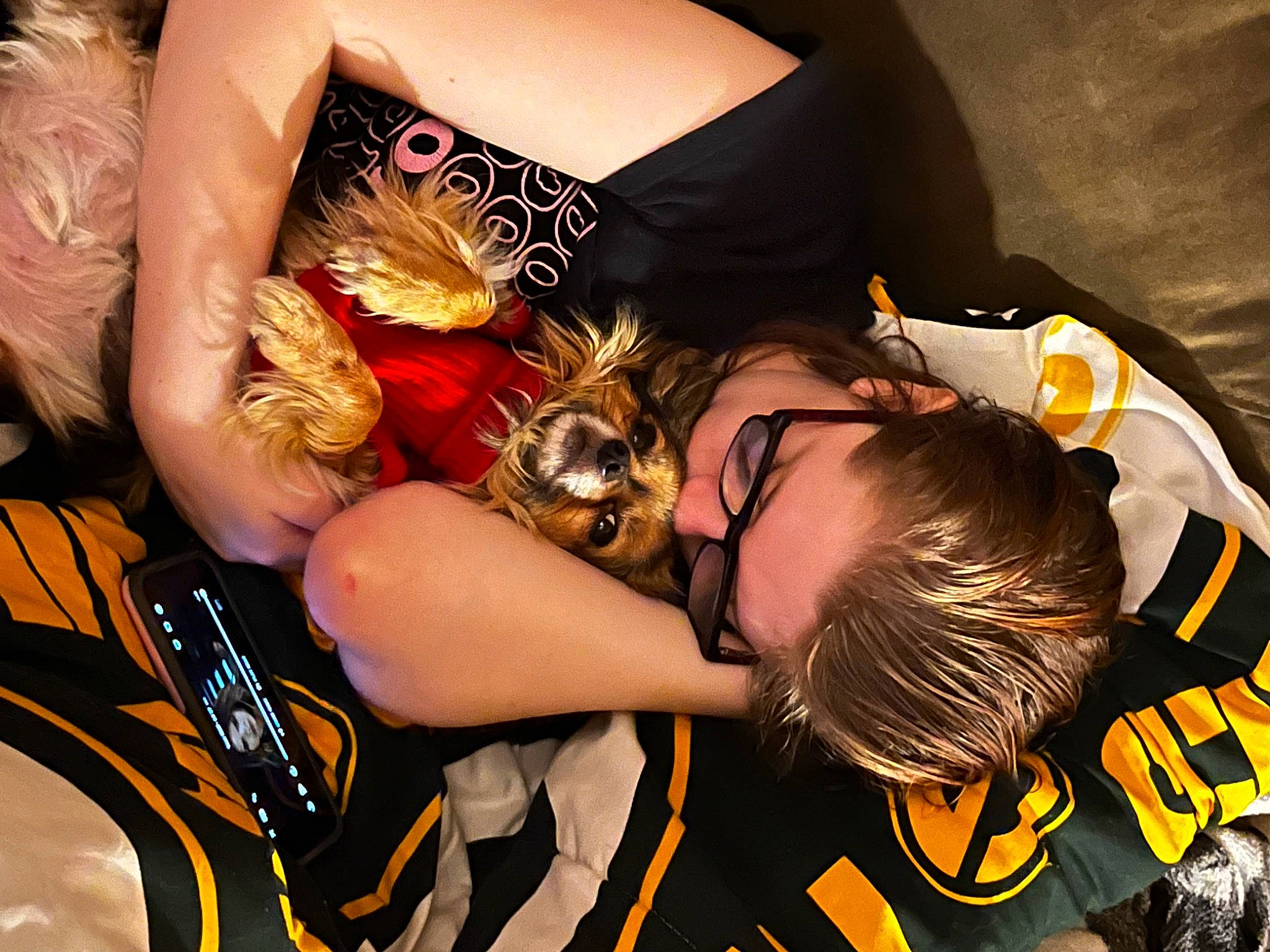 Max is registered to the contest to win money with this photo: bracelet, child, event, eyewear, fashion_accessory, font, fun, games, gesture, human_leg, jewellery, logo, personal_protective_equipment, sportswear, t_shirt, tattoo, team, thigh, wrist, yellow