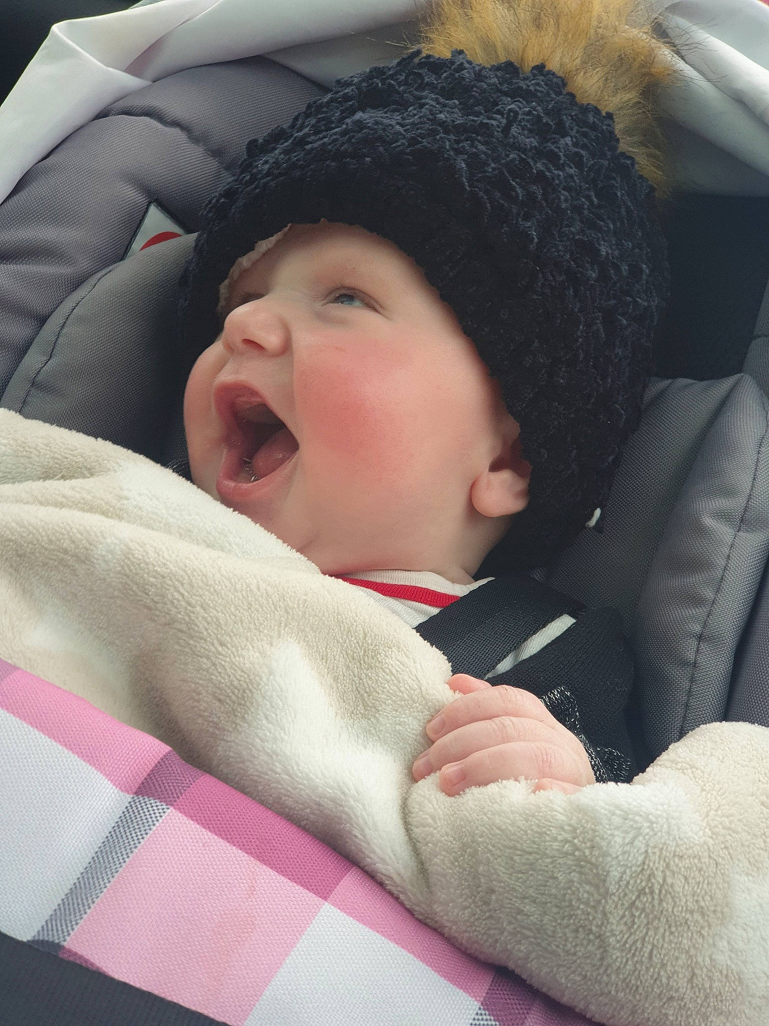Ayana participe au concours pour gagner de l'argent avec cette photo : baby, baby_in_car_seat, car_seat, cheek, child, nap, nose, person, skin, sleep, toddler