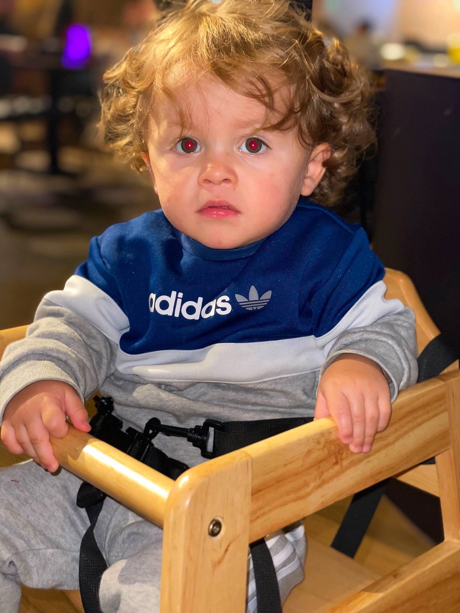 Kaïs a rejoint le concours — aidez-le/la à gagner de superbes lots ! baby, baby_products, baby_toddler_clothing, black, cheek, child, facial_expression, fun, happy, iris, leisure, organ, person, photograph, product, sitting, skin, sleeve, standing, toddler