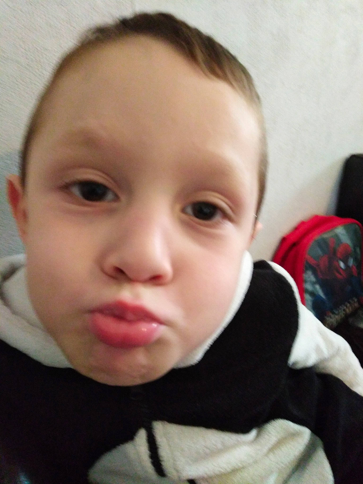 Nolan a rejoint le concours — aidez-le/la à gagner de superbes lots ! baby, cheek, child, chin, close_up, cool, ear, eye, eyebrow, face, facial_expression, forehead, head, lip, mouth, nose, person, skin, smile, toddler