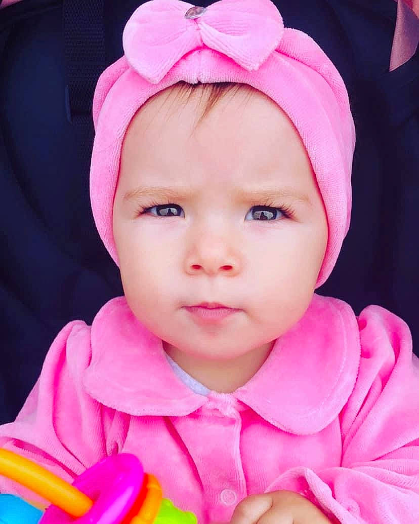 Juliana participe au concours pour gagner de l'argent avec cette photo : baby, baby_toddler_clothing, beauty, cheek, child, collar, eyelash, facial_expression, happy, headwear, lip, magenta, person, photograph, pink, product, red, skin, sleeve, textile
