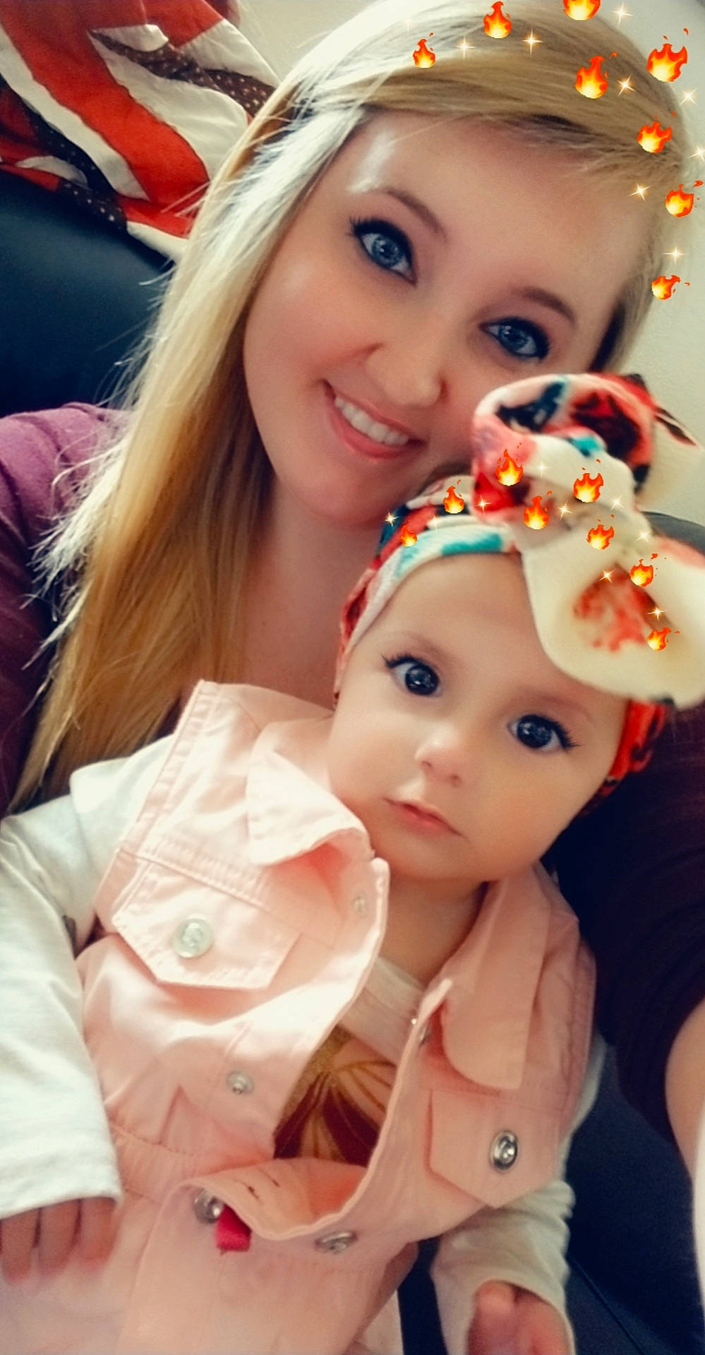 Za'Ryah is registered to the contest to win money with this photo: baby, brown_hair, cheek, child, daughter, ear, eye, face, fashion_accessory, hair_accessory, happy, headband, headgear, joy, lip, mother, person, photography, selfie, skin