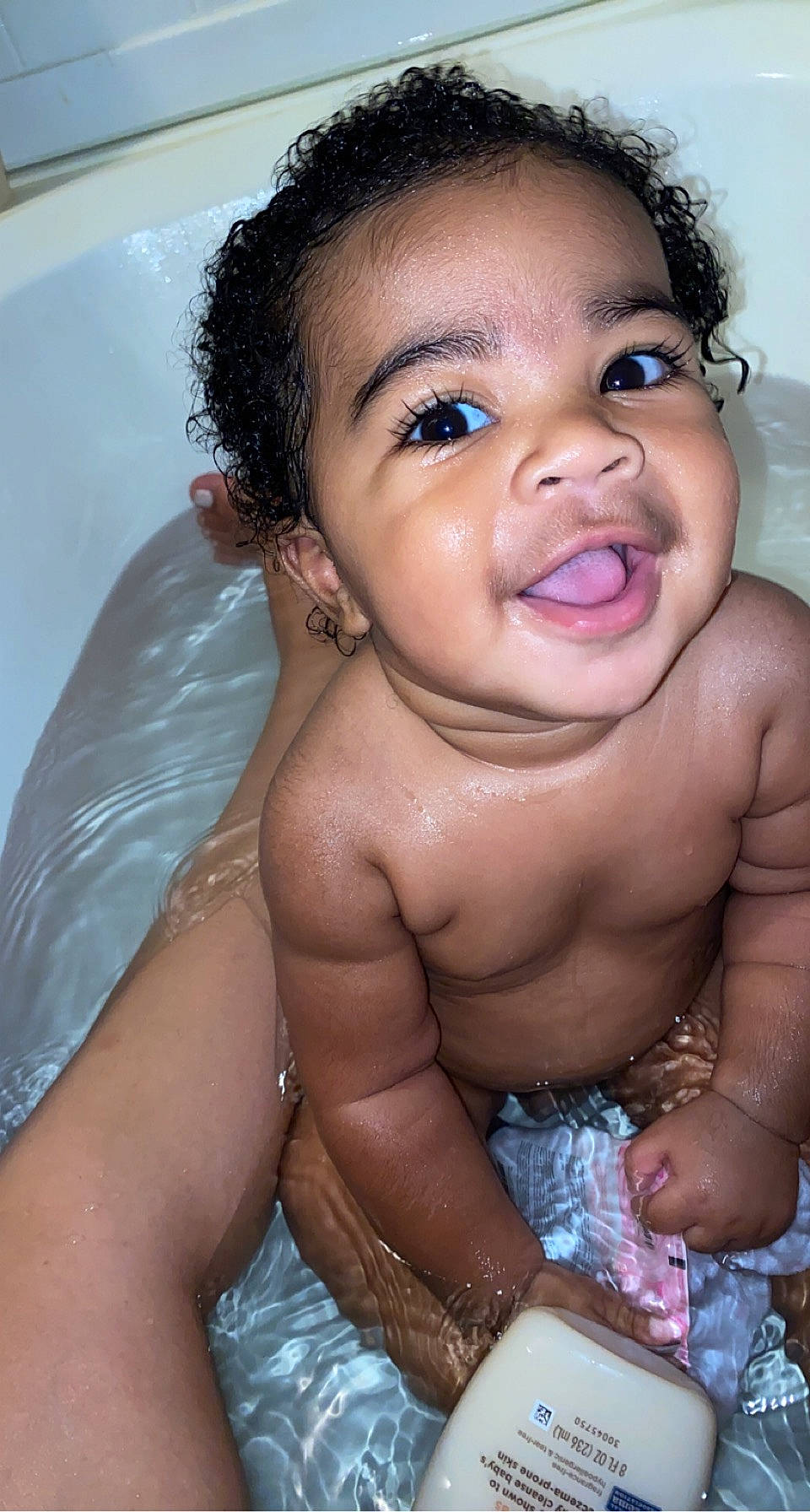 Khamari joined the competition — help win amazing prizes! baby_bathing, bathtub, cheek, chin, eyebrow, face, facial_expression, flash_photography, forehead, hairstyle, human_body, lip, mouth, muscle, neck, nose, organ, person, skin, smile