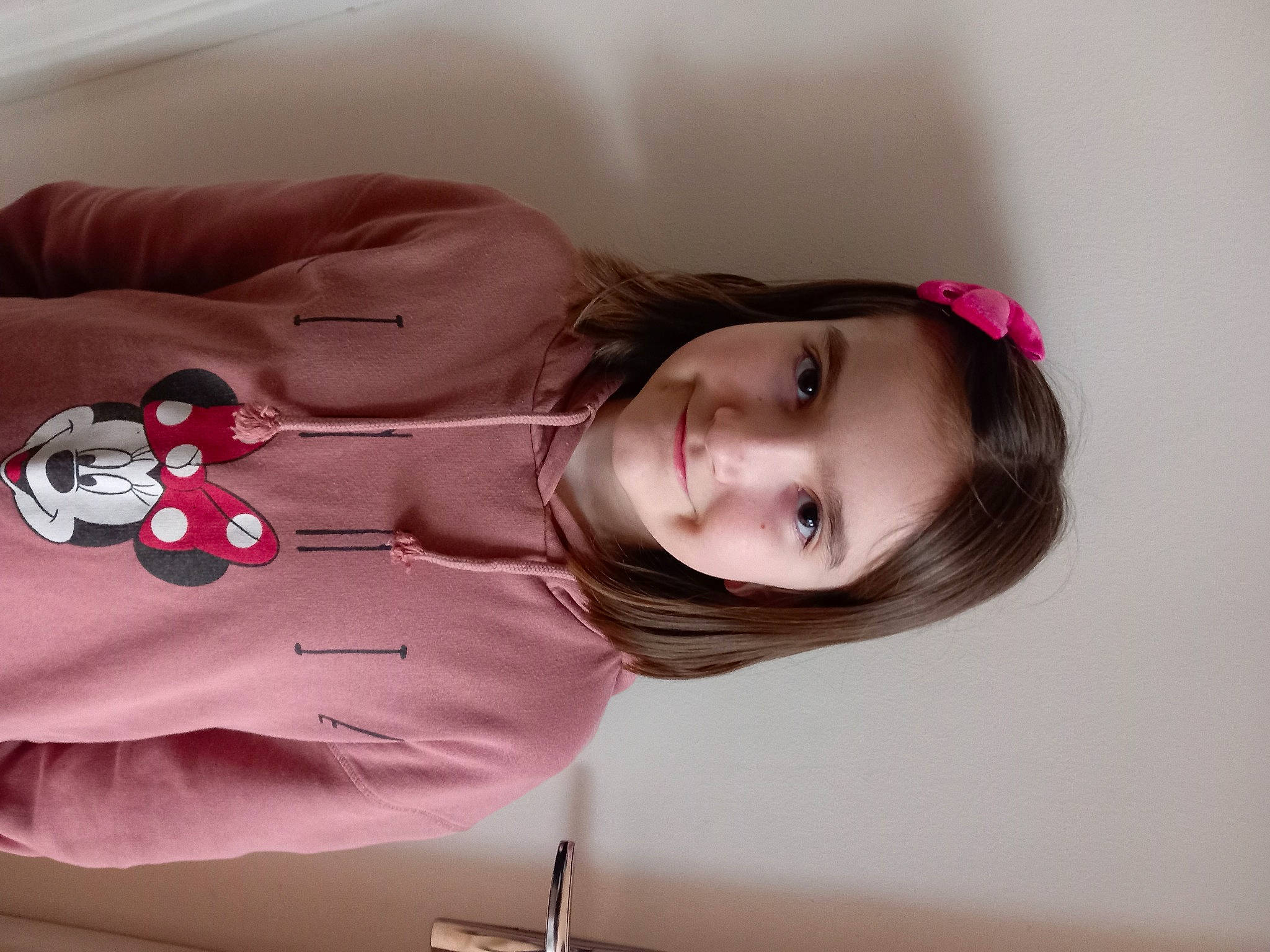 Indiana participe au concours pour gagner de l'argent avec cette photo : carmine, cheek, child, comfort, elbow, eyelash, flash_photography, happy, head, joy, lip, magenta, mouth, neck, nose, person, pink, skin, sleeve, smile