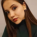 Laura I.