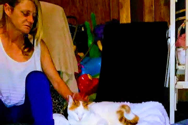 Delilah is registered to the contest to win money with this photo: abdomen, child, fun, room, toddler