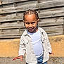 Noah a rejoint le concours — aidez-le/la à gagner de superbes lots ! beige_jacket, boy, casual_clothing, child, concrete, cornrows, daylight, fashion, fence, happy, jeans, outdoor, person, playful, portrait, shadow, smiling, sunlight, white_shirt, young