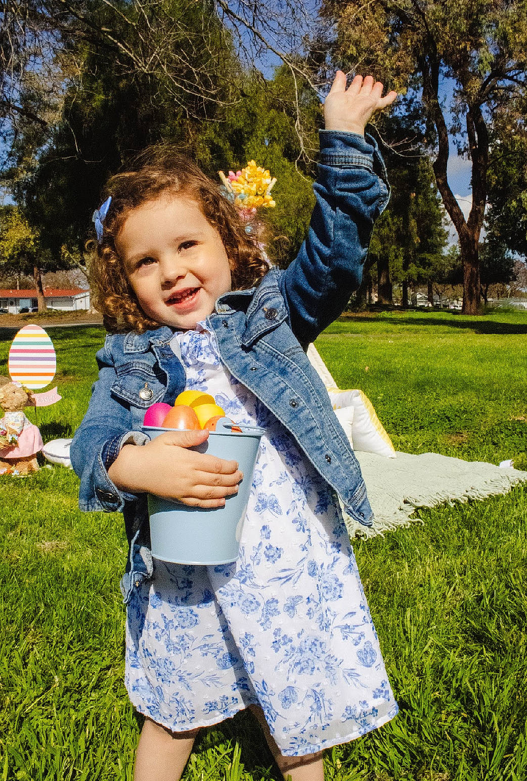 Savannah is registered to the contest to win money with this photo: child, event, finger, fruit, fun, gesture, grass, hand, happy, joy, lawn, leisure, meadow, people_in_nature, person, plant, recreation, sitting, smile, tableware