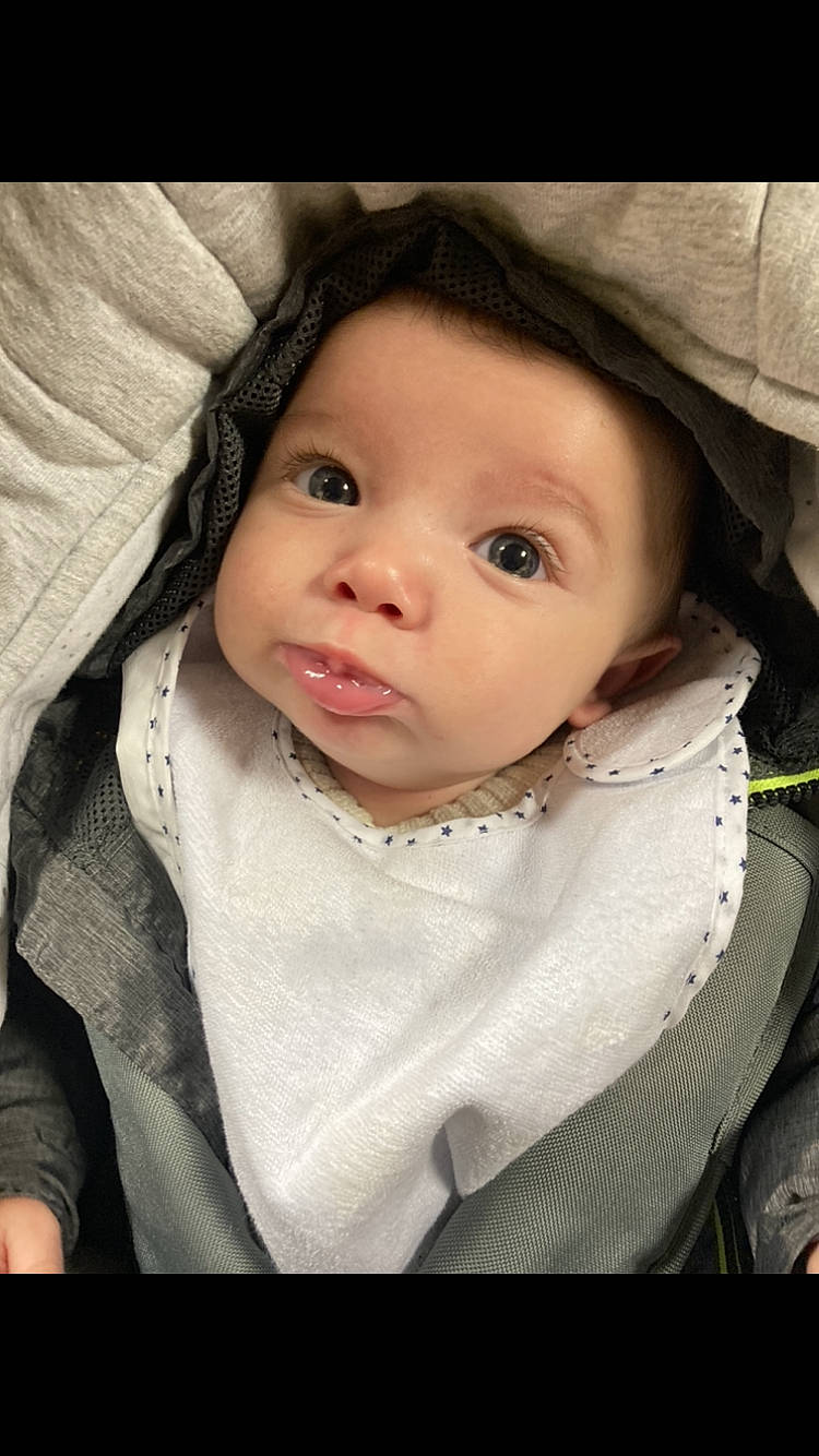 Ambrose a rejoint le concours — aidez-le/la à gagner de superbes lots ! baby, baby_toddler_clothing, cheek, child, chin, collar, eye, eyebrow, eyelash, facial_expression, flash_photography, headgear, headwear, iris, lip, mouth, nose, outerwear, person, skin