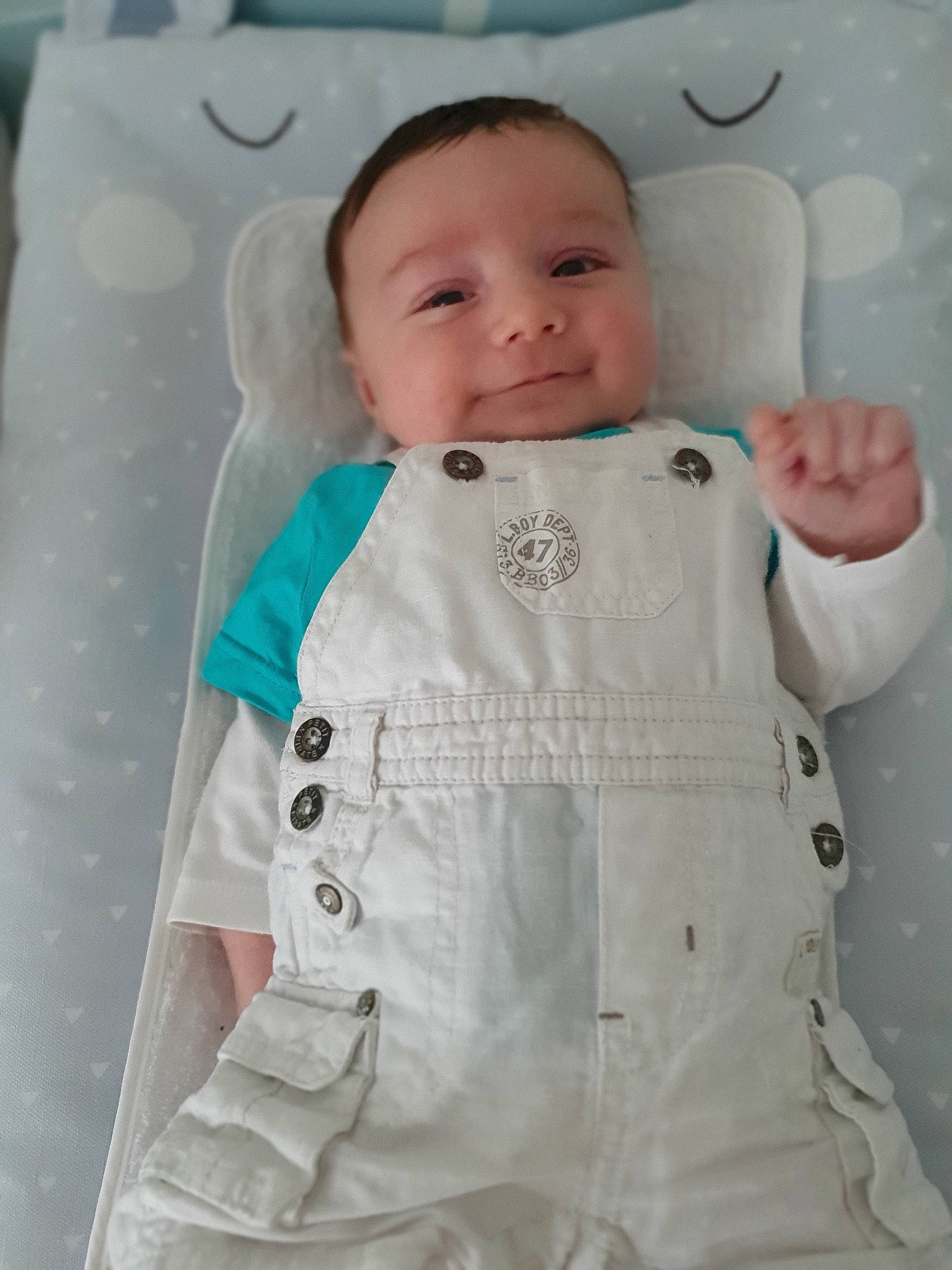 Sébastien participe au concours pour gagner de l'argent avec cette photo : baby, baby_products, baby_toddler_clothing, cheek, child, person, product, skin, sleeve, toddler