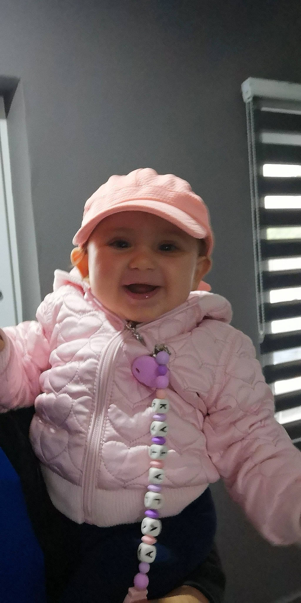 Katalya a rejoint le concours — aidez-le/la à gagner de superbes lots ! baby, bonnet, child, headgear, headwear, outerwear, person, pink, toddler