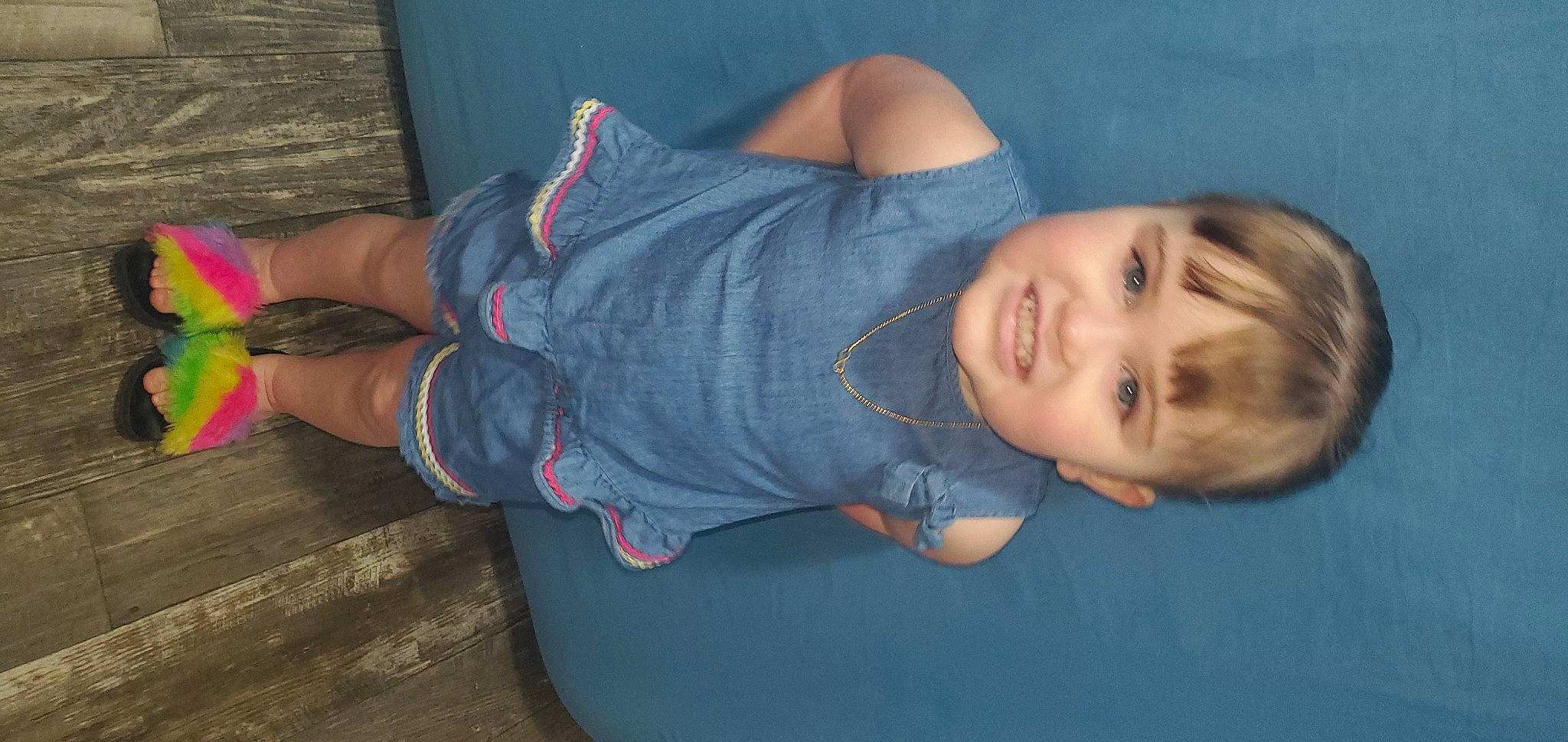 Lea is registered to the contest to win money with this photo: arm, child, joint, joy, leg, neck, person, toddler