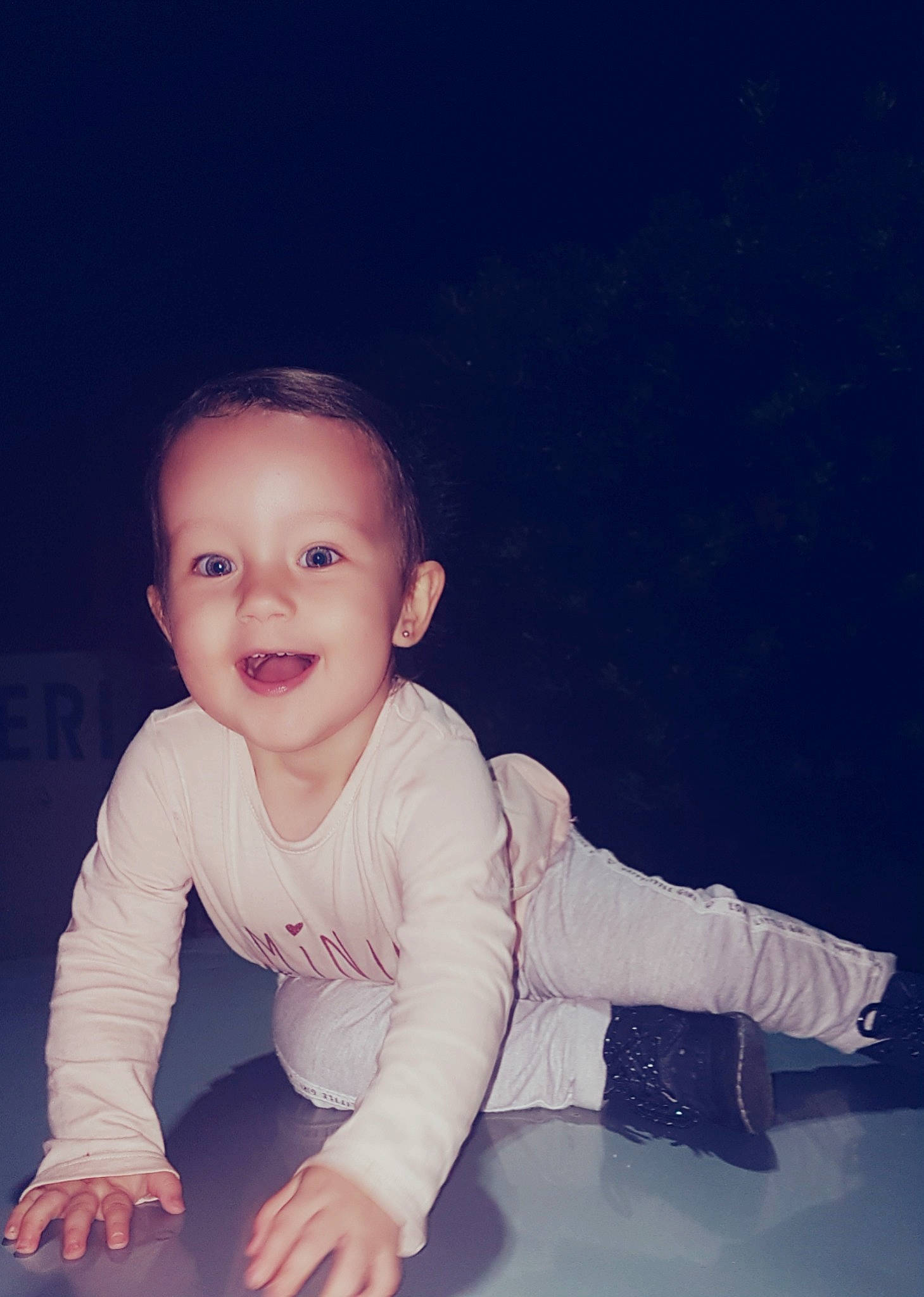 Liana Irena a rejoint le concours — aidez-le/la à gagner de superbes lots ! beauty, blue, boy, child, emotion, eye, face, facial_expression, fun, girl, head, infant, light, person, photograph, photography, sitting, skin, smile, standing