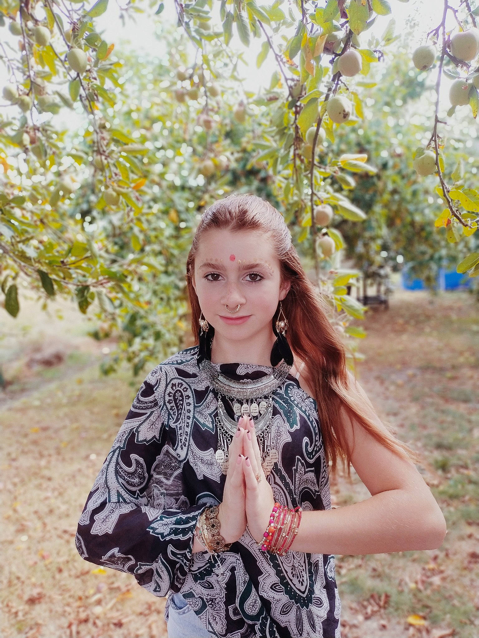 Léna participe au concours pour gagner de l'argent avec cette photo : blond, branch, brown_hair, day_dress, dress, fashion_design, fawn, forest, formal_wear, grass, happy, joy, leaf, lip, long_hair, pattern, people_in_nature, person, plant, sleeve