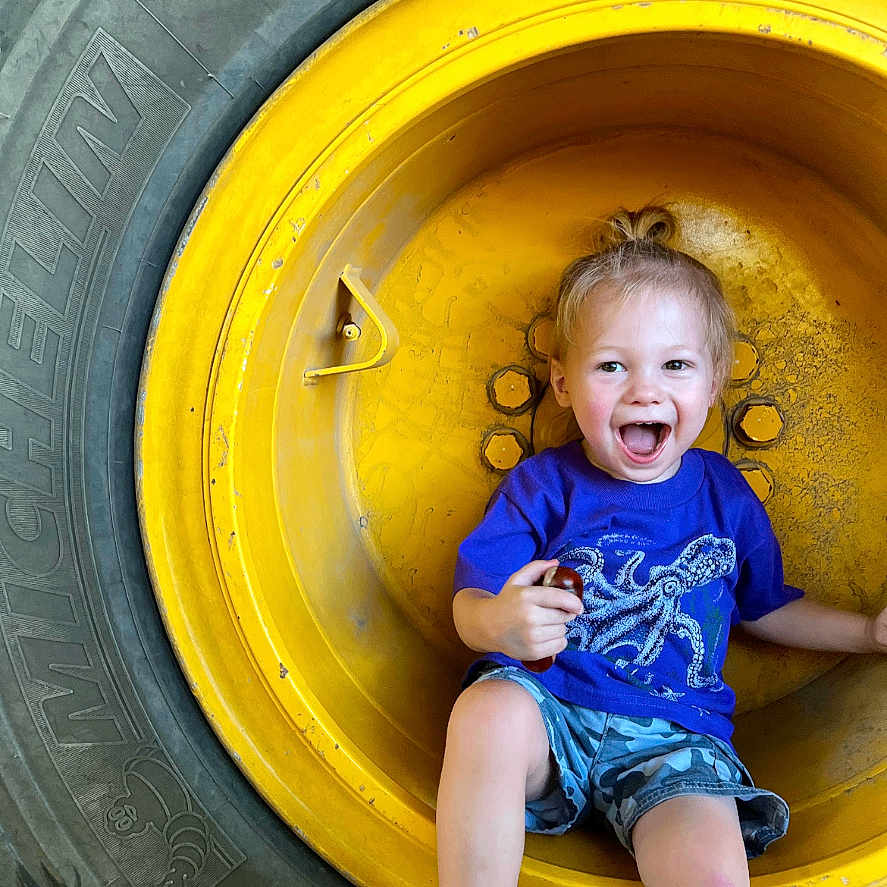 Kingston joined the competition — help win amazing prizes! alloywheel, baby, car, carwheel, clothing, face, head, machine, outdoorplayarea, outdoors, person, photography, playarea, portrait, shorts, spoke, tire, transportation, vehicle, wheel