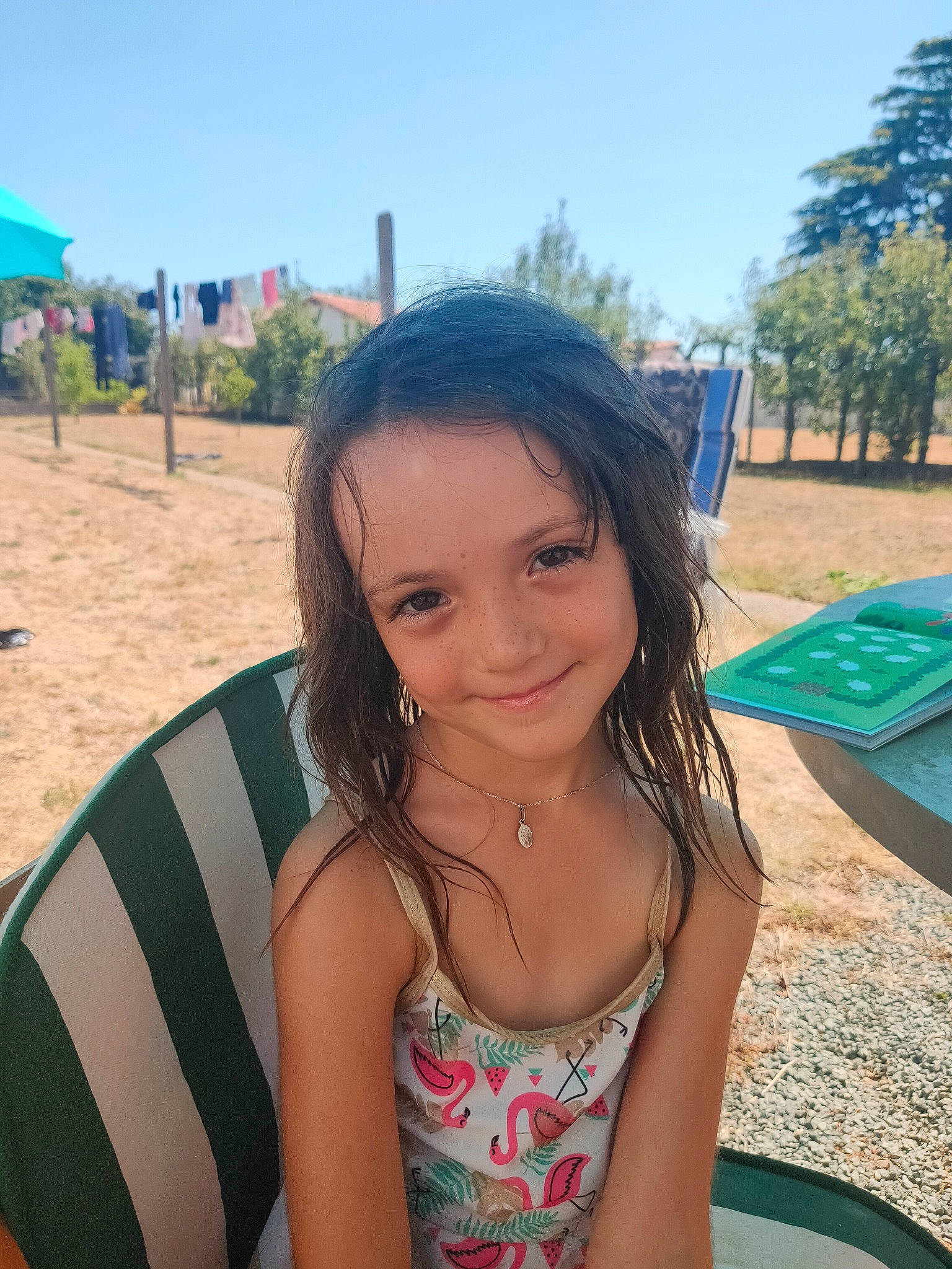 Ellia participe au concours pour gagner de l'argent avec cette photo : beauty, black_hair, chest, fun, grass, hairstyle, happy, joy, leisure, long_hair, mouth, person, photograph, recreation, skin, sky, smile, summer, thigh, travel