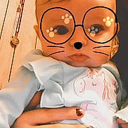 Melanie is registered to the contest to win money with this photo: child, eyewear, finger, glasses, hand, illustration, vision_care