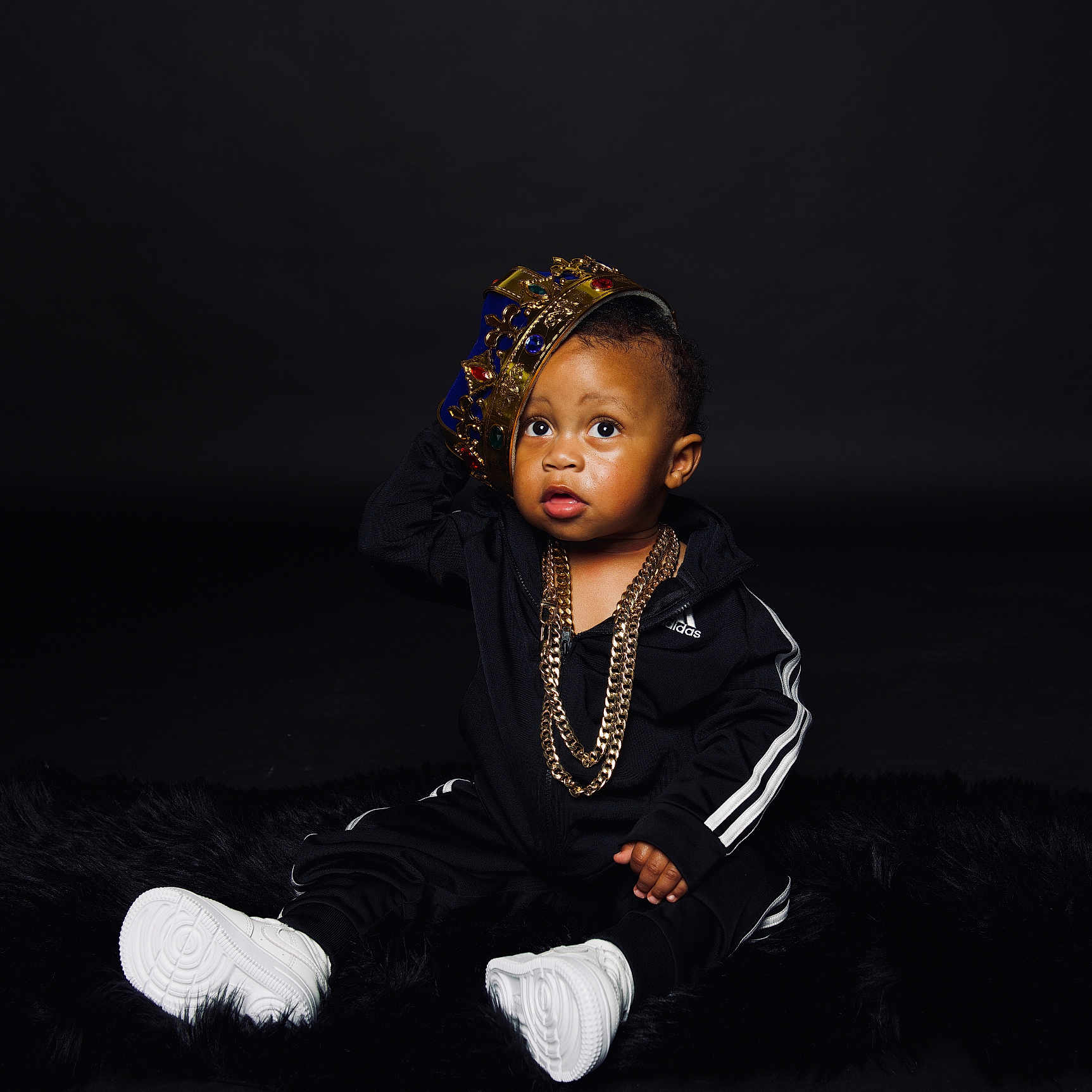 Aubri is registered to the contest to win money with this photo: accessories, bodypart, clothing, face, finger, footwear, glove, hand, happy, head, jewelry, longsleeve, necklace, person, photography, portrait, shoe, sitting, sleeve, smile