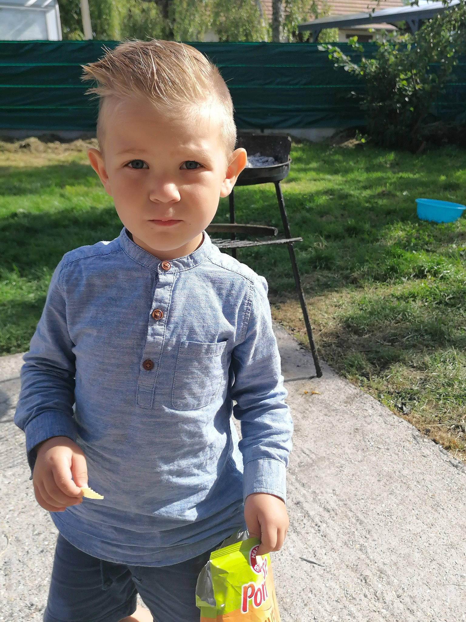 Reyven a rejoint le concours — aidez-le/la à gagner de superbes lots ! child, jacket, outerwear, person, play, sleeve, standing, t_shirt, toddler