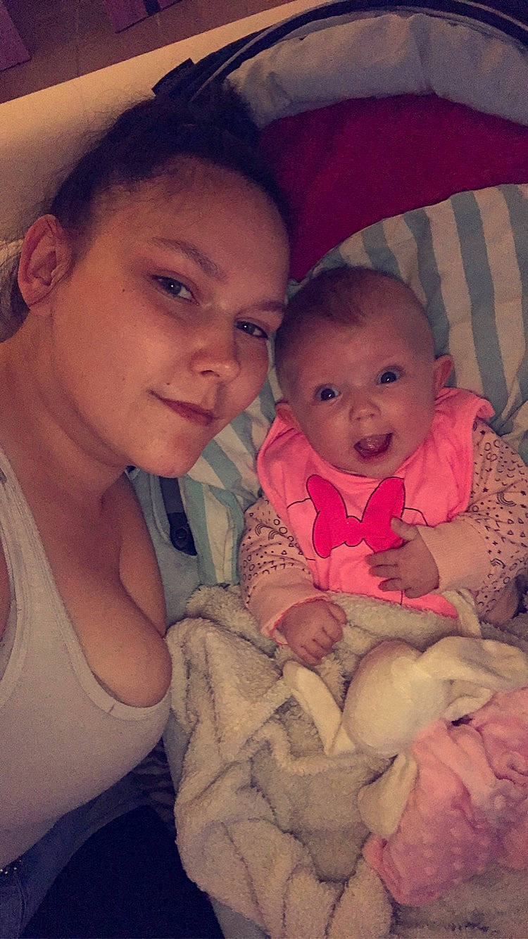 Maëlle participe au concours pour gagner de l'argent avec cette photo : cheek, chin, comfort, ear, eye, eyebrow, facial_expression, hair, hairstyle, happy, head, human_body, iris, lip, mouth, muscle, neck, nose, person, skin